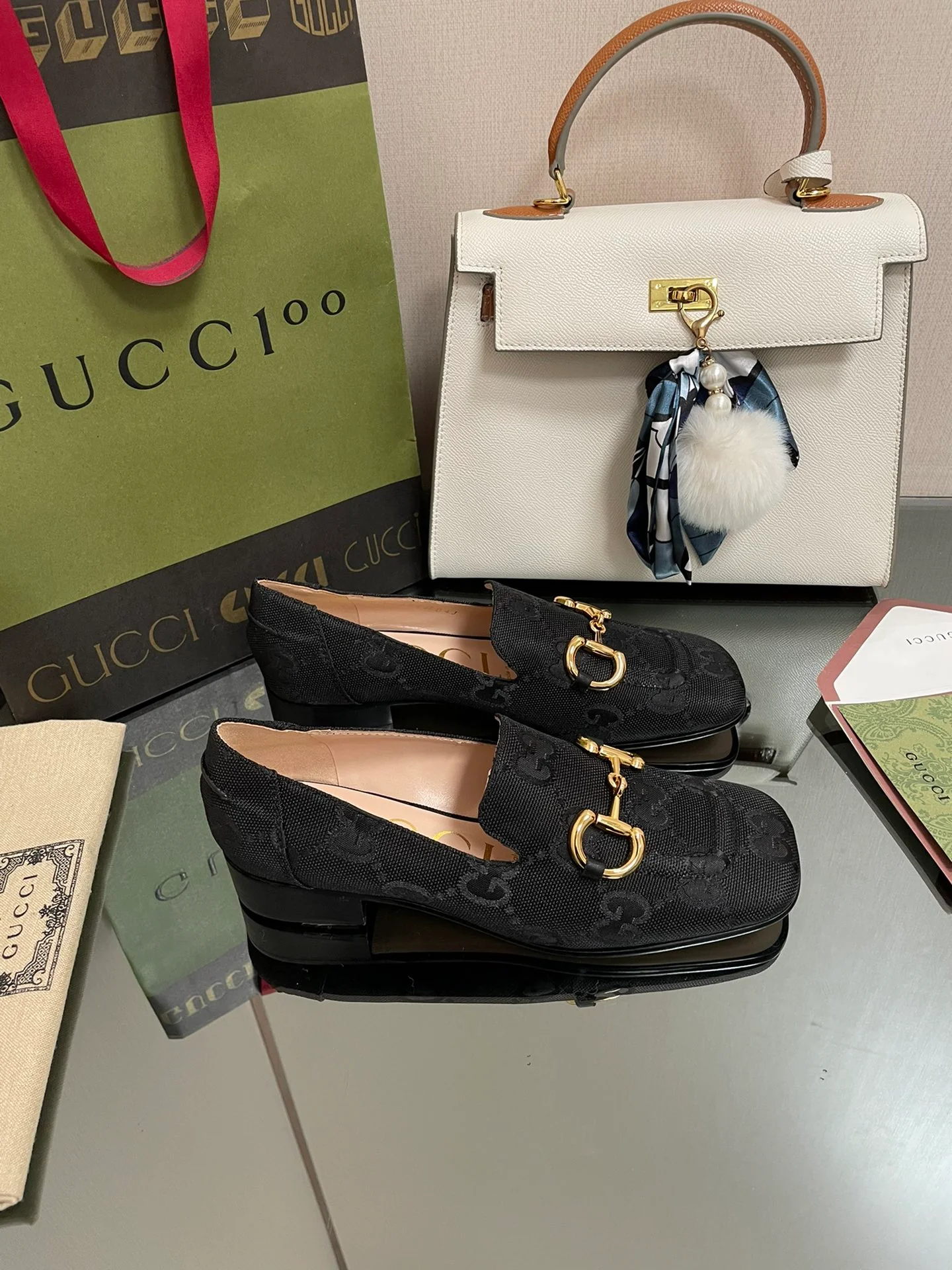 Gucci - Балетки с квадратным носком и закрытым носком - Крупный монограммный узор - Черные