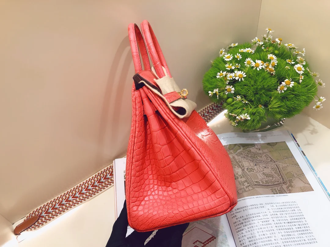 Hermes-birkin-25-American crocodile-a5-mat-croco-handle-red azalea-gold buckle