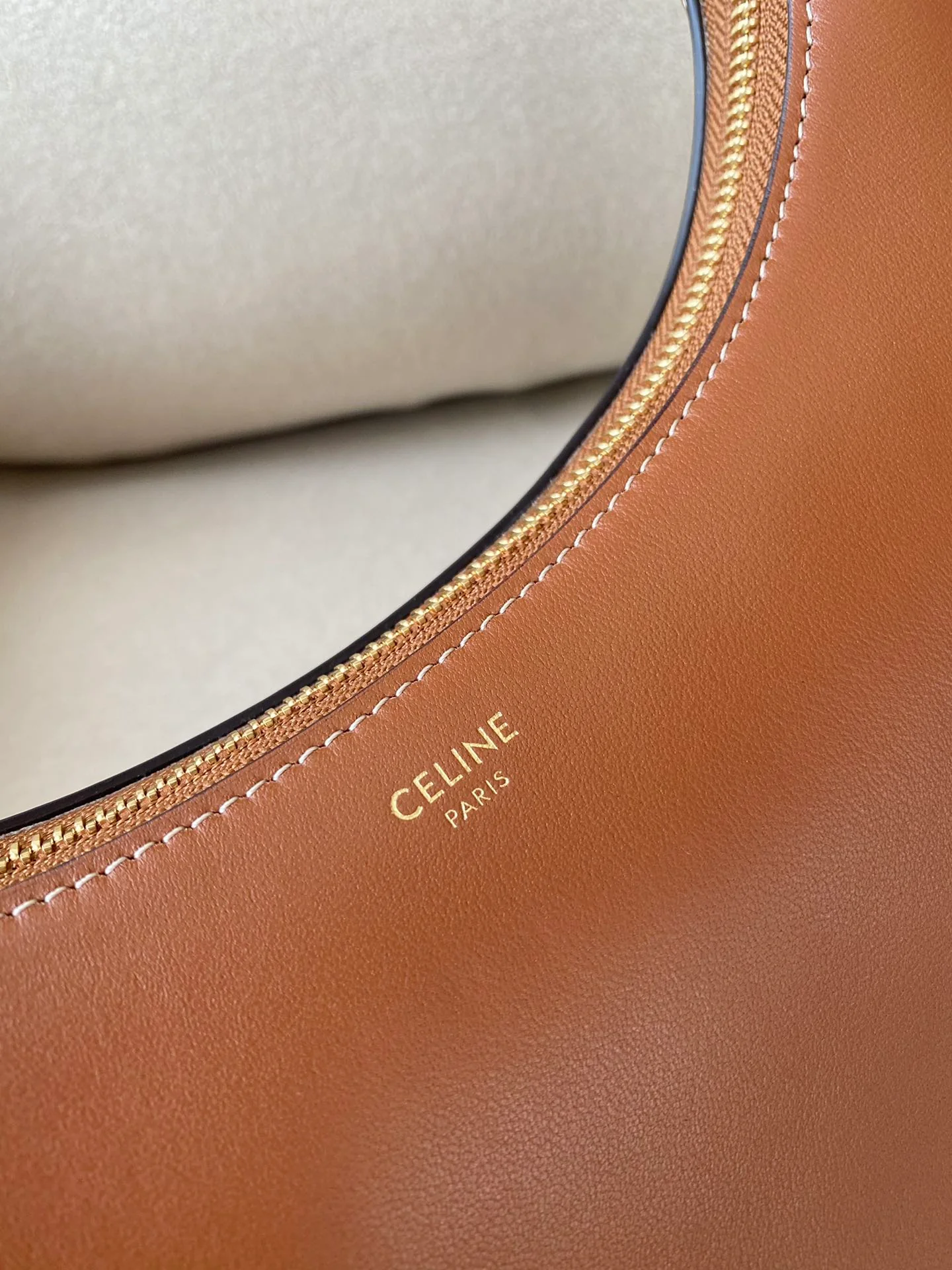 Сумка Celine Ava из гладкой телячьей кожи - 1 шт.