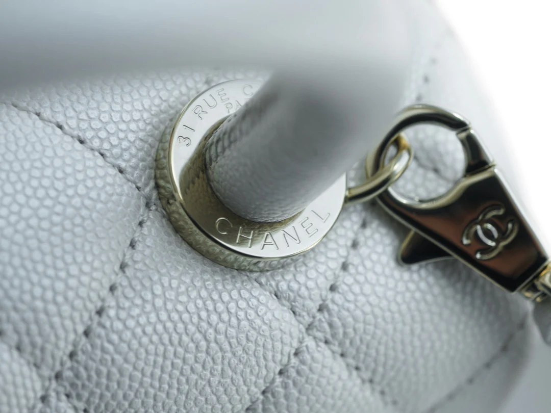 Chanel 2021 Coco Handle из зернистой телячьей кожи - жемчужно-белый - мини-сумка