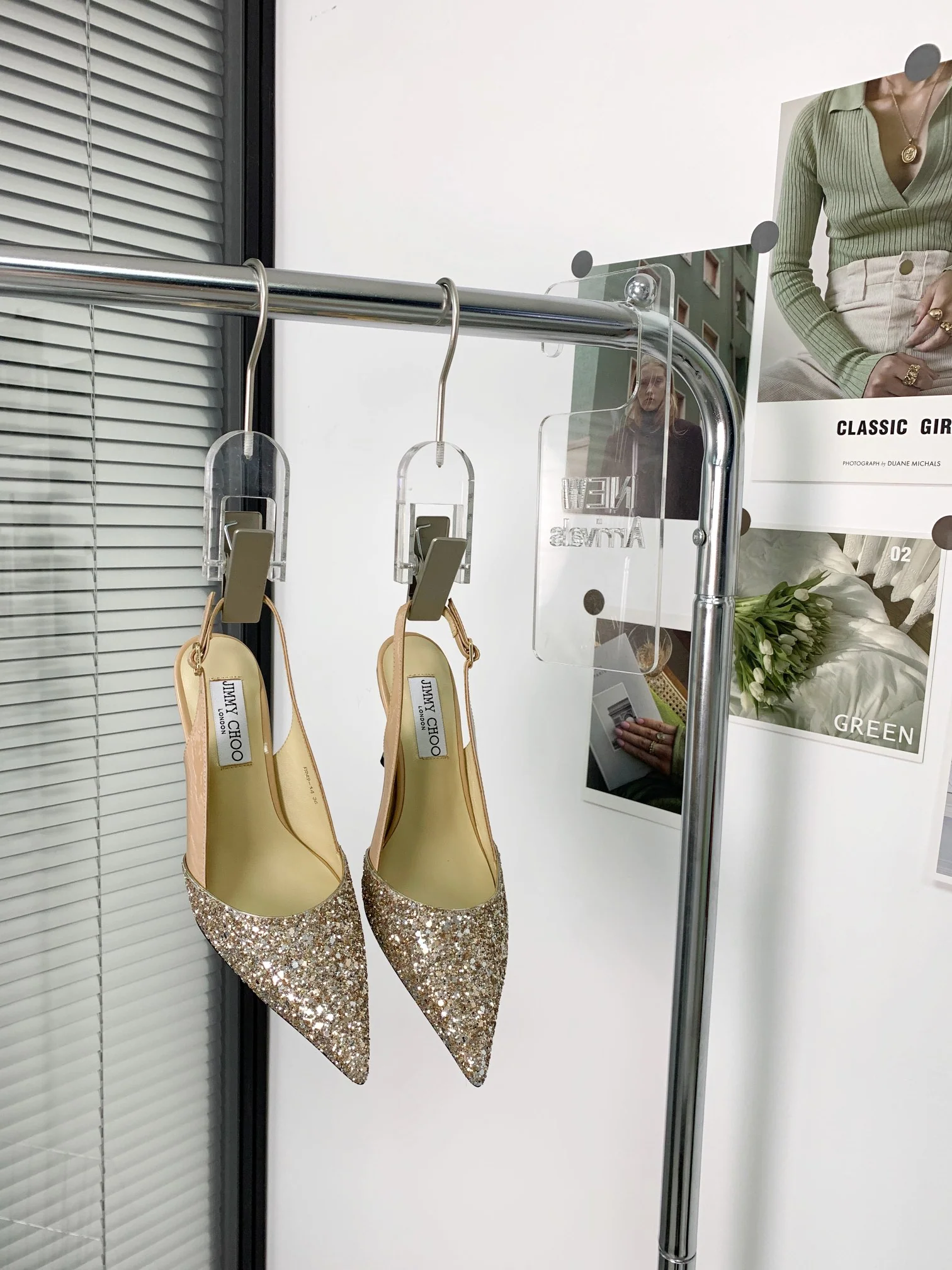 Новые поступления коллекции Jimmy весна/лето 2022 - Туфли на высоком каблуке с пайетками - 1