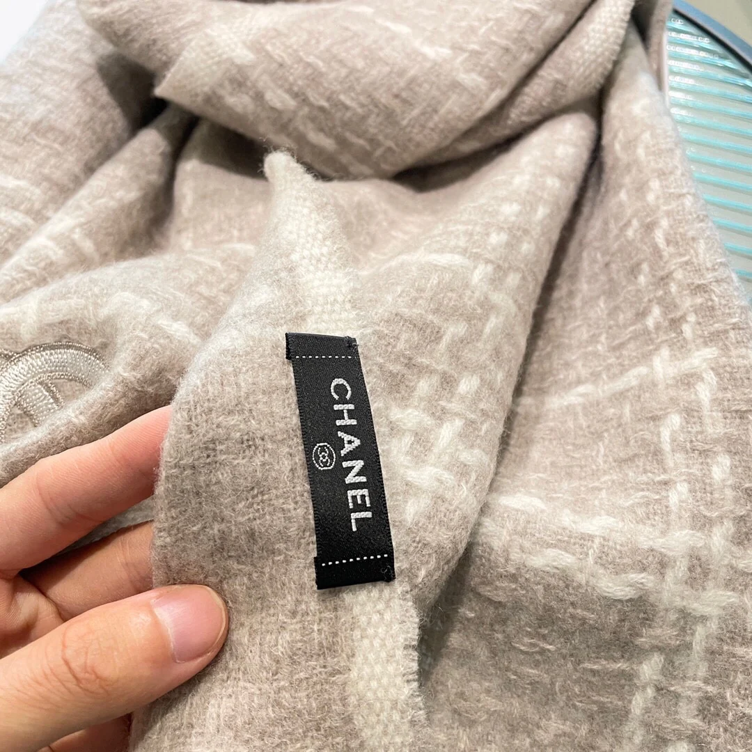 Шарф Chanel в клетку с серебряной нитью - 45 см - 200 см - 100% кашемир
