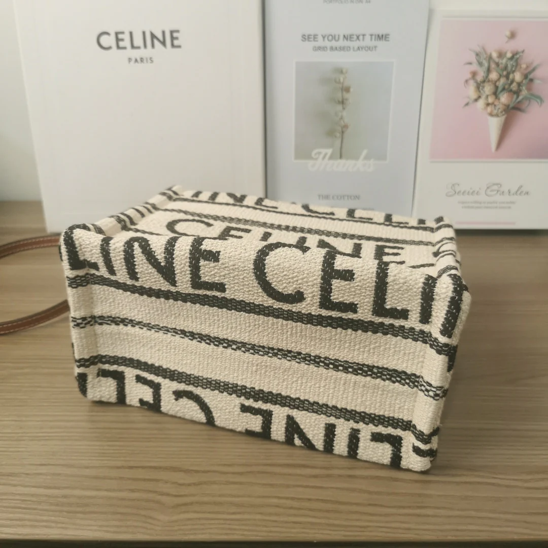 Сумка-тоут Celine Cabas Thais, маленькая, черная (из махровой ткани)