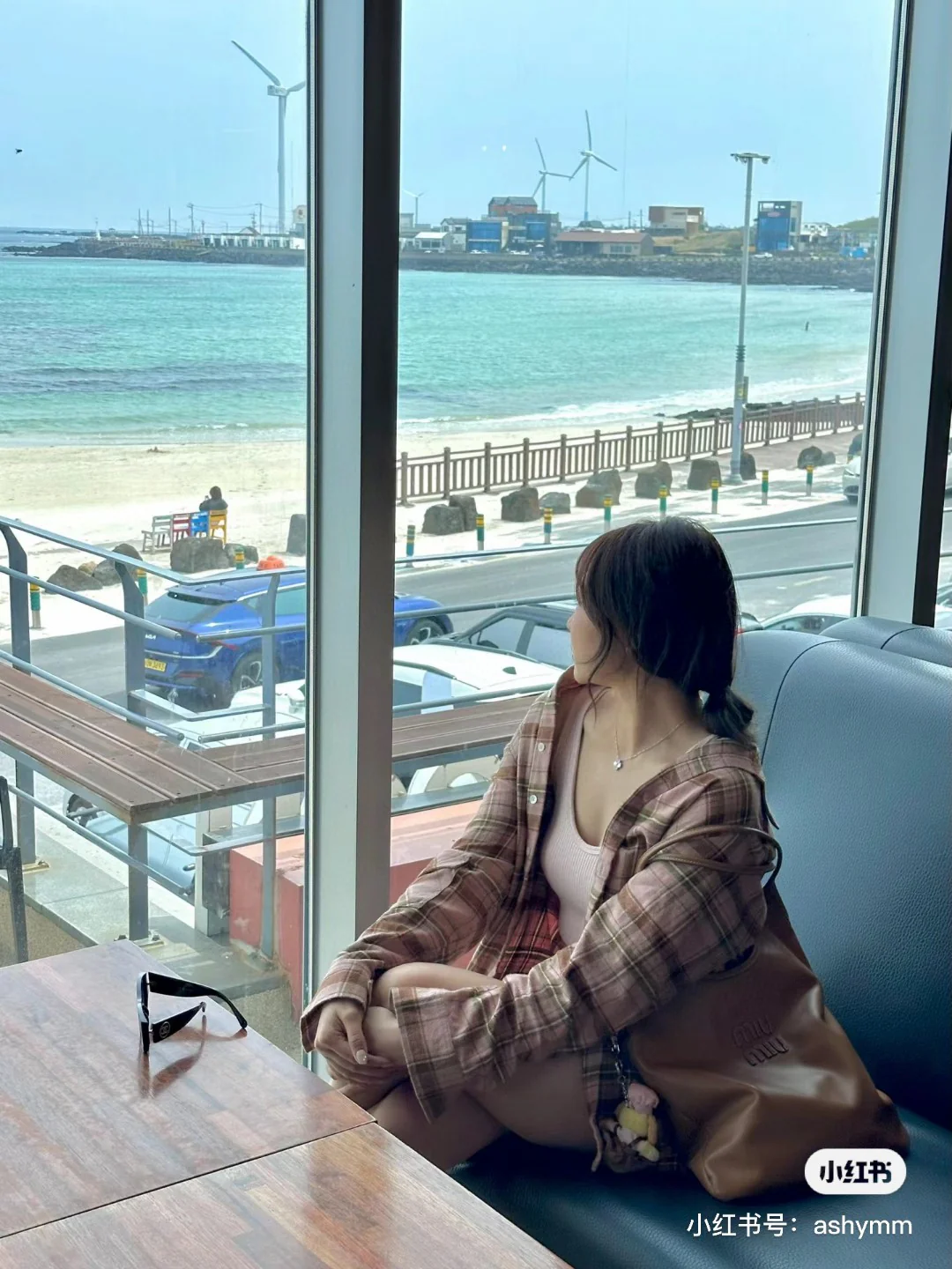 Сумка-хобо Miu Miu Ivy — носить и делиться