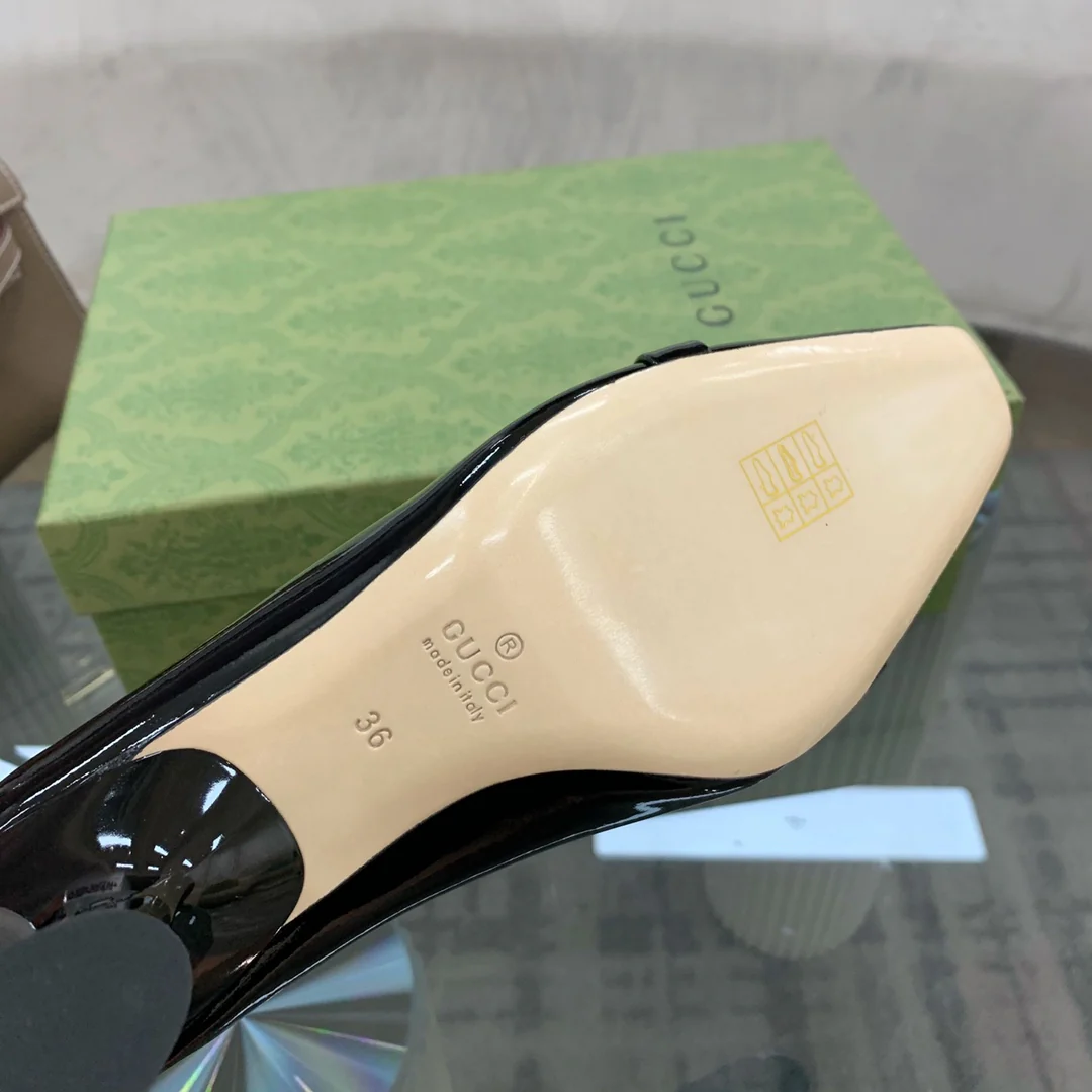 Лакированные туфли на высоком каблуке Gucci