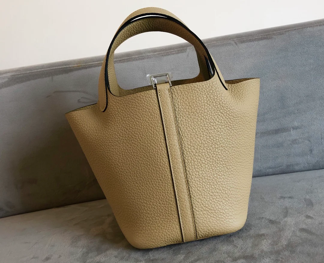 пряжка тренча Hermes-Picotin-18-TC серо-серебристого цвета