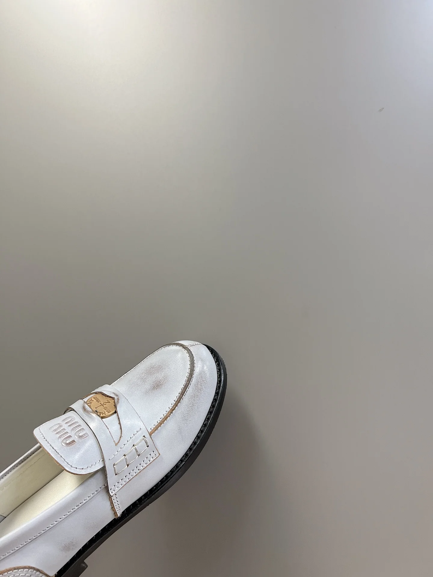 Лоферы Miu Miu Coin - серые