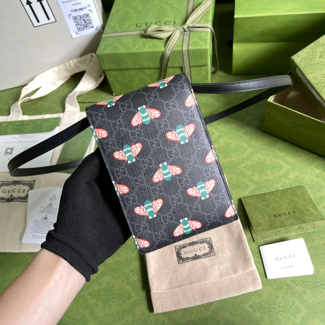 Gucci 黑色蜜蜂手机包