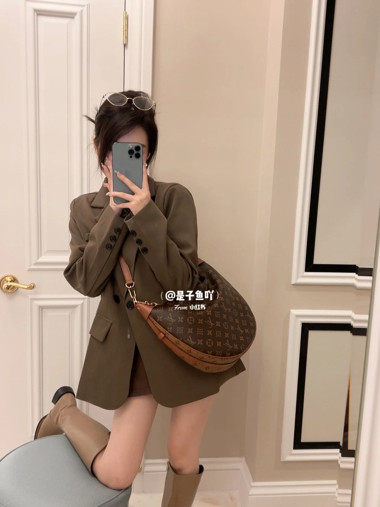 m46311-LV-loop-hobo-monogram большая сумка-полумесяц