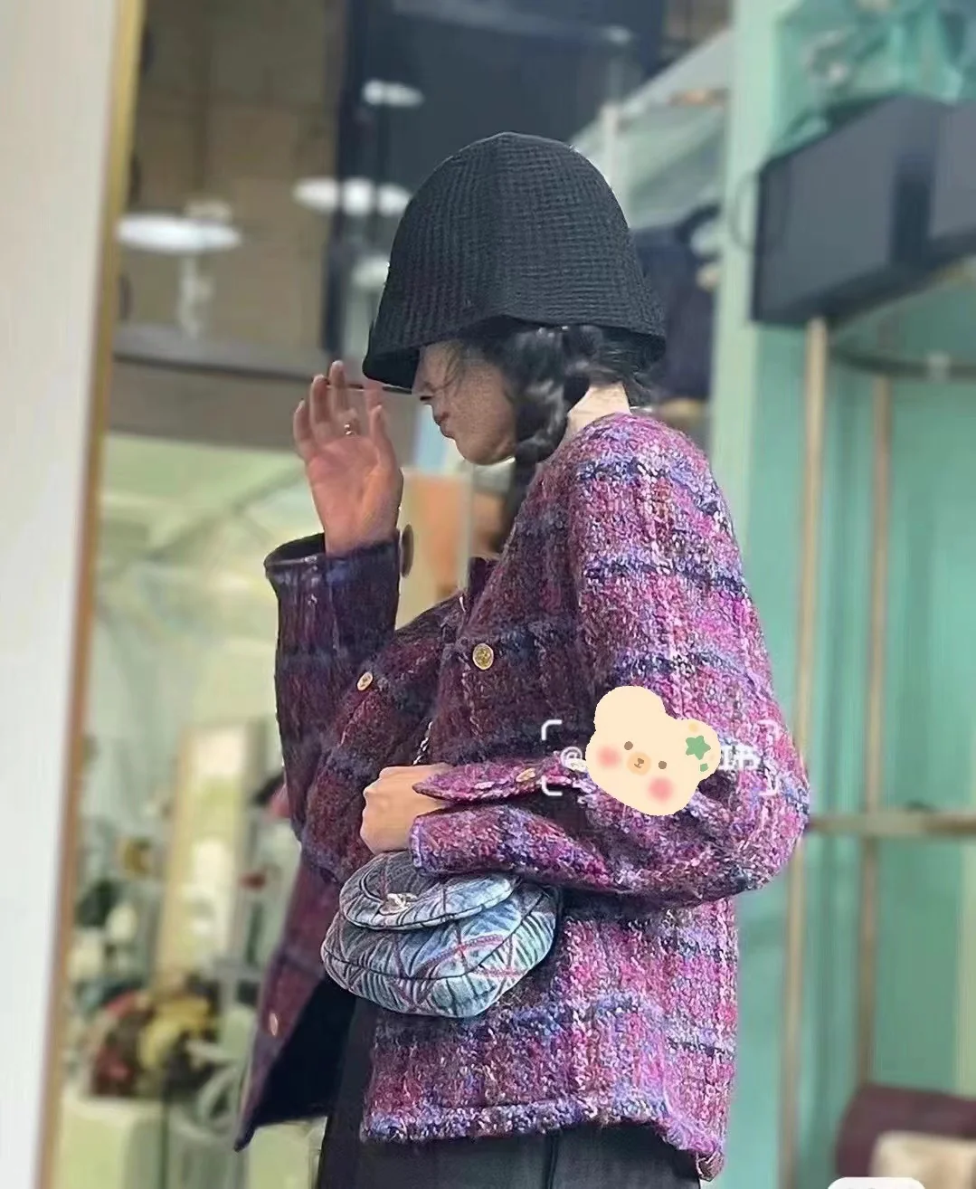 Коллекция Chanel 2022 Métiers d'Art — Джинсовая сумка-седелька — Мини