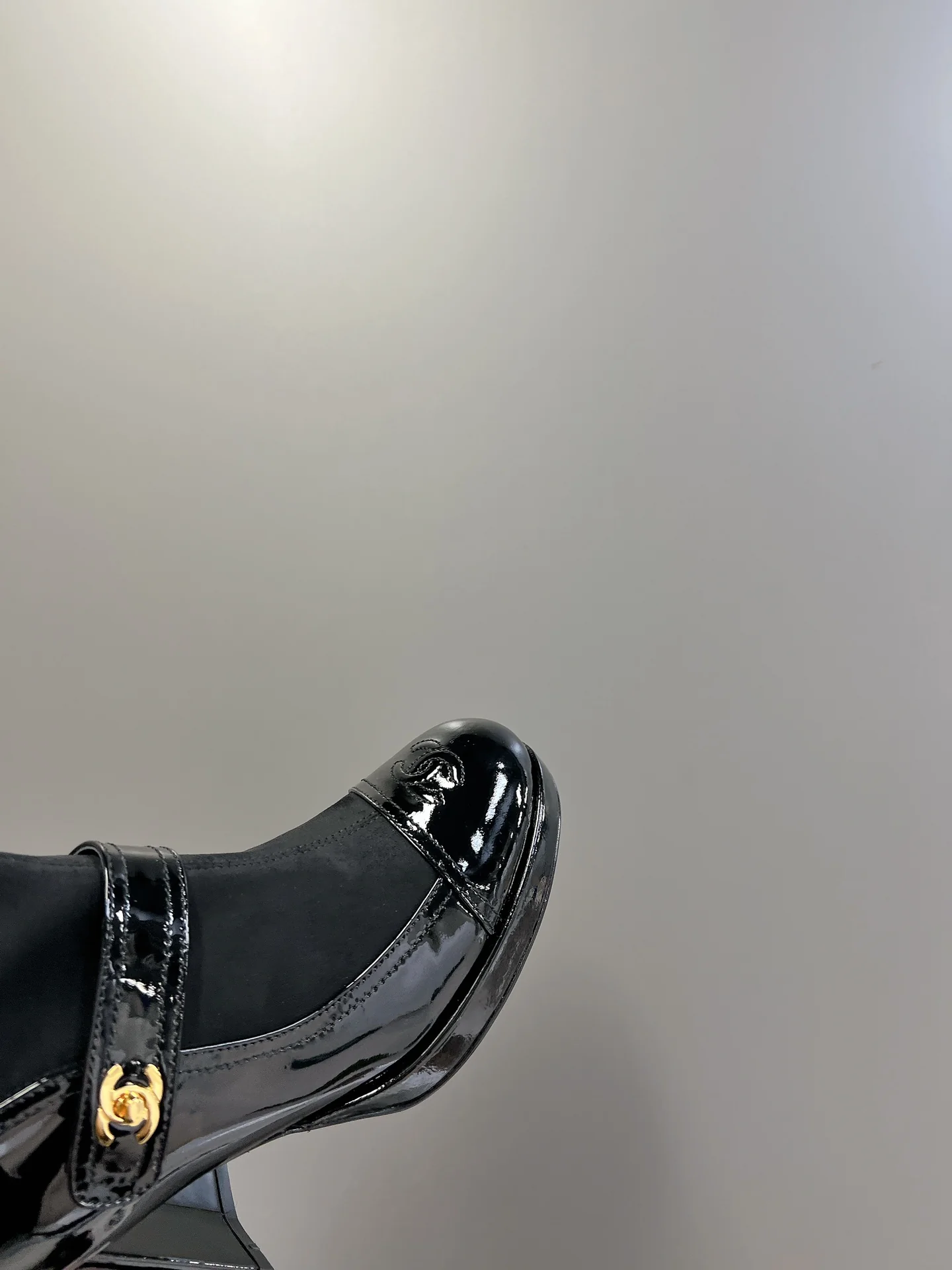 Chanel - Классические осенне-зимние повседневные ботинки - Черные