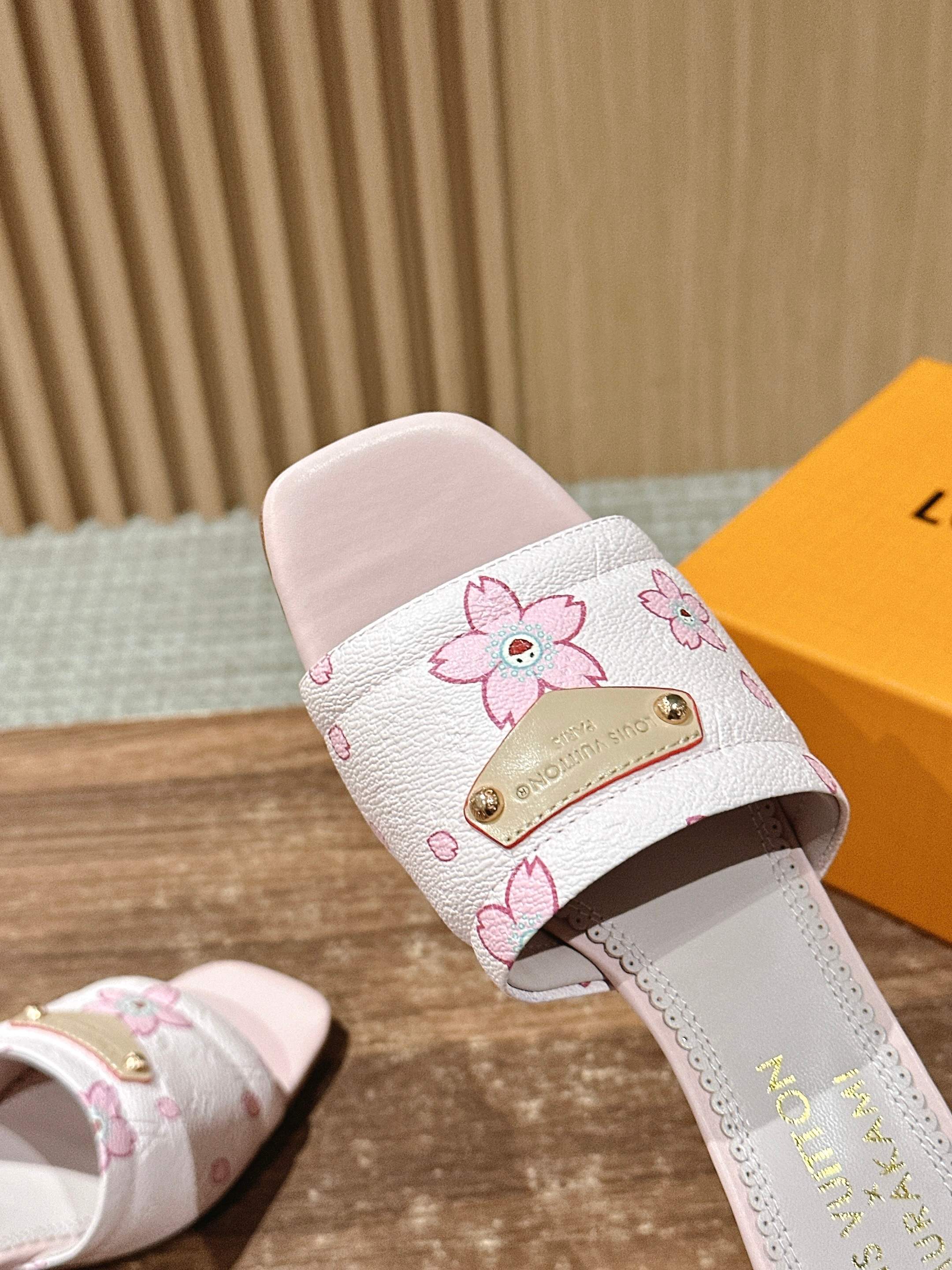 LV - Коллекция Такаши Мураками в стиле ретро - Сандалии на низком каблуке - Розовые