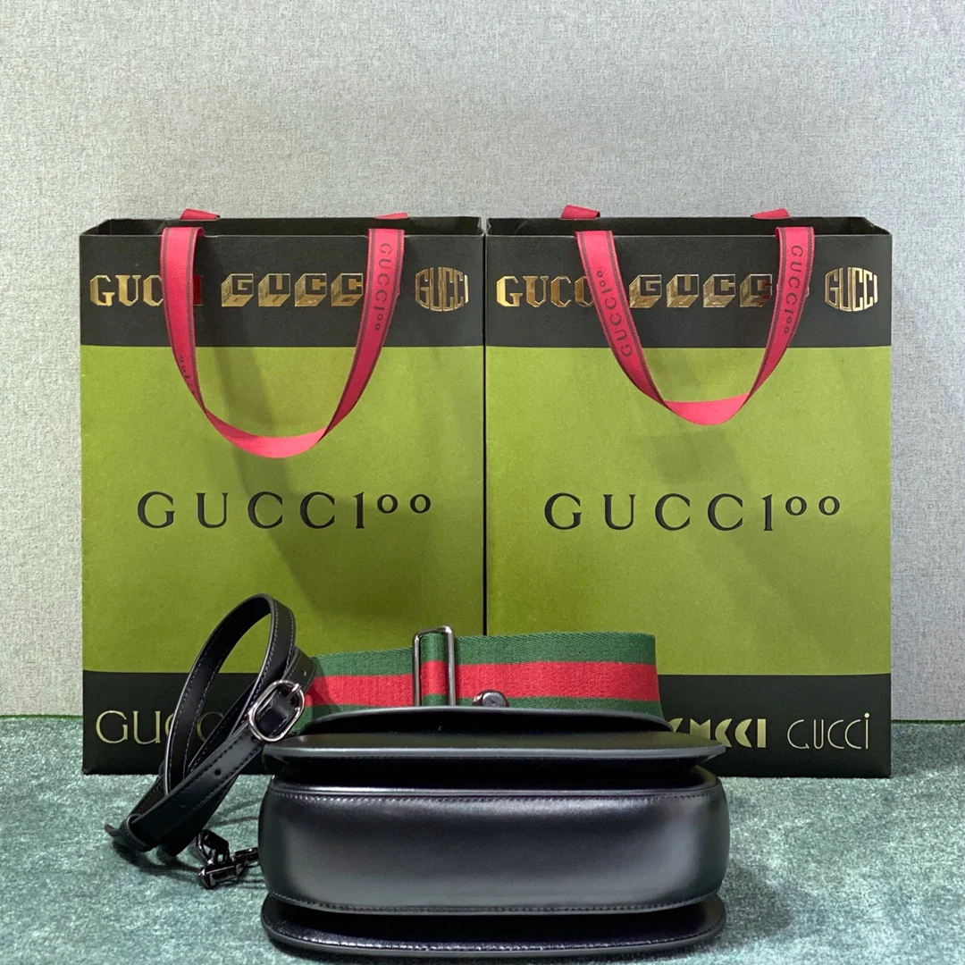Сумка Gucci из коллекции Retro Bamboo.