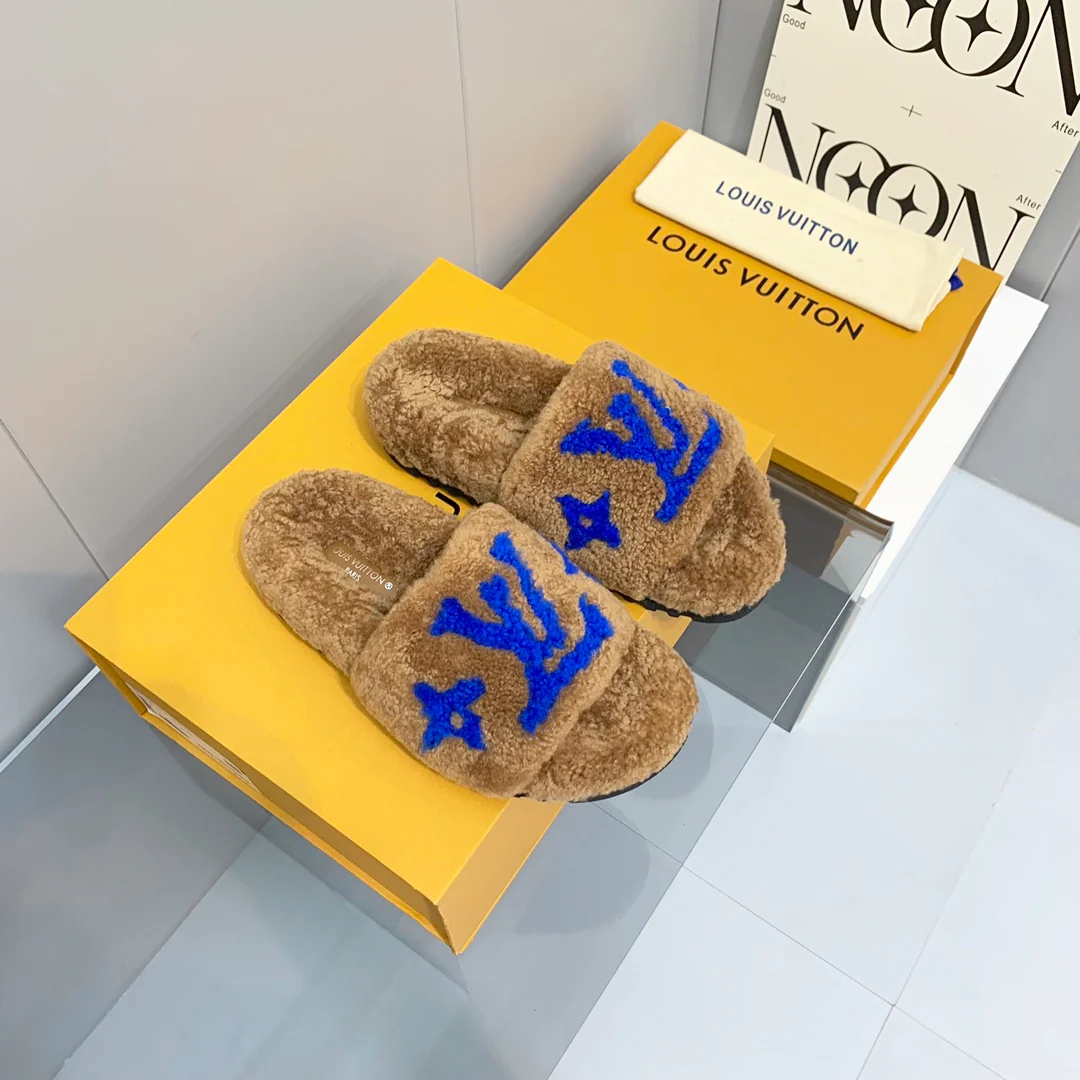 Новинка ранней весны 2022 года от LV - Меховые тапочки - Коричневые