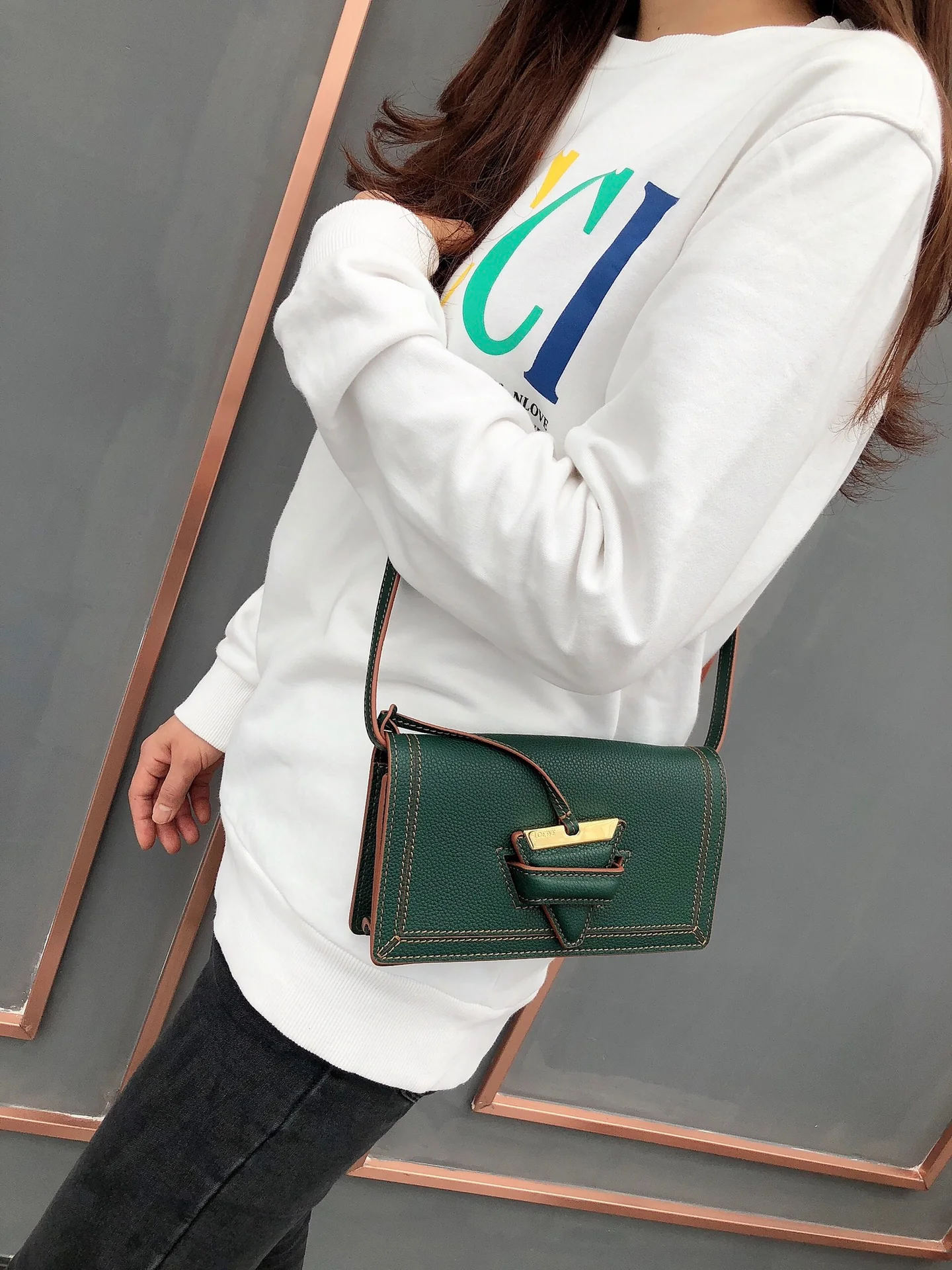 Сумка-треугольник Loewe, новая версия 2020 года - мини.