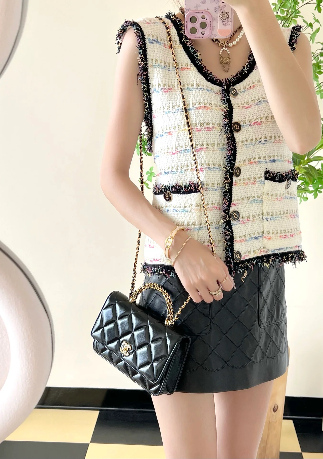 Сумка Chanel на цепочке с петлевой ручкой - WOC - Черная