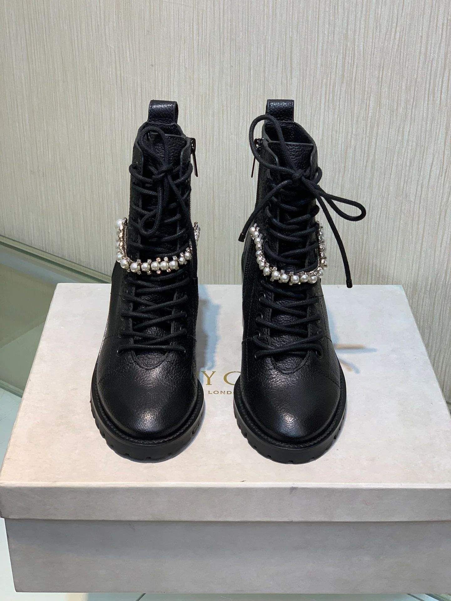 Jimmy - Новинка сезона осень/зима 2022 - Стразы Swarovski, жемчуг - 6-5 см