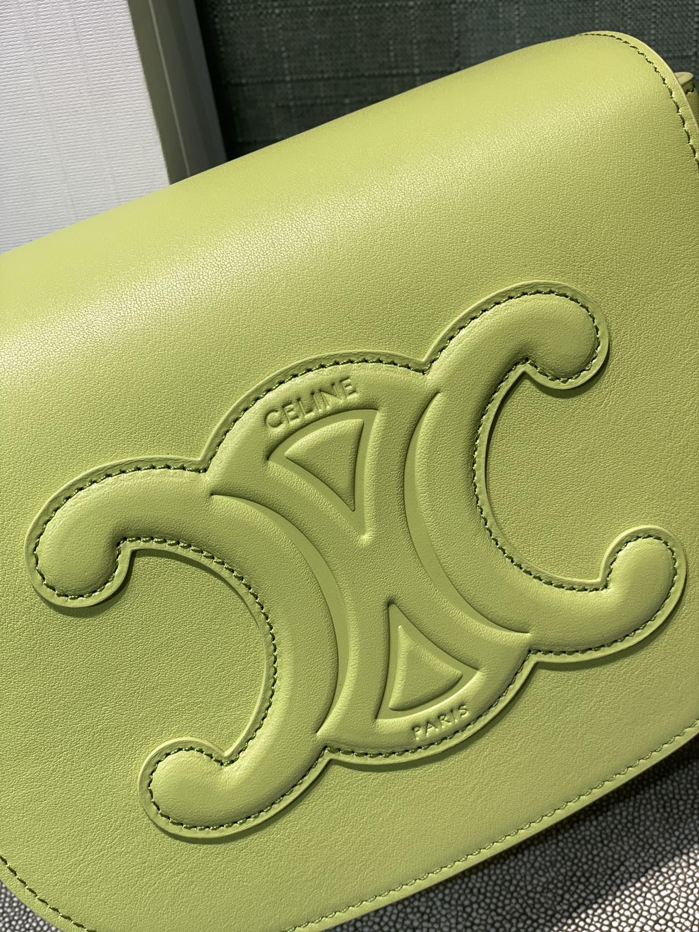 Сумка-седло Celine Kiwi Green Folco Cuir