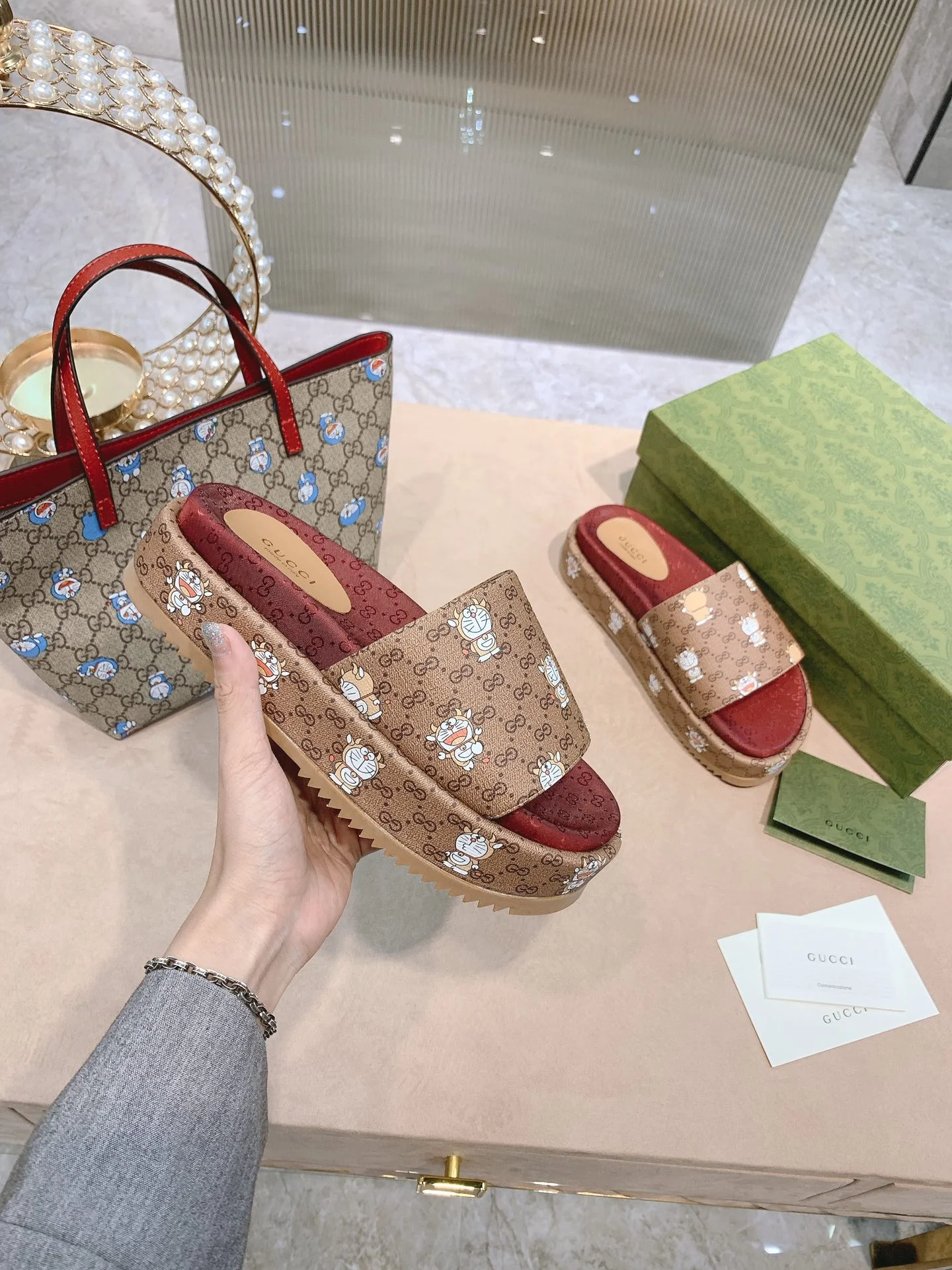 Сандалии на платформе Gucci