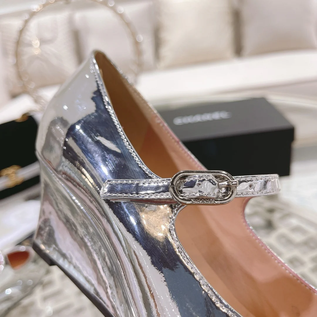 Новинка весны 2022 года от Chanel - Туфли на танкетке - Серебристые