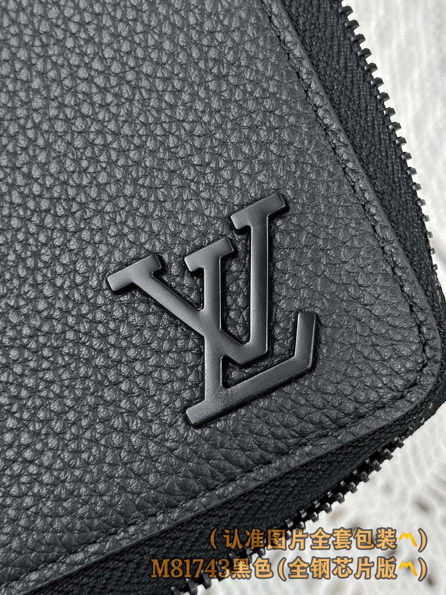 Кошелек на молнии LV-m81743-lv-initials, черный