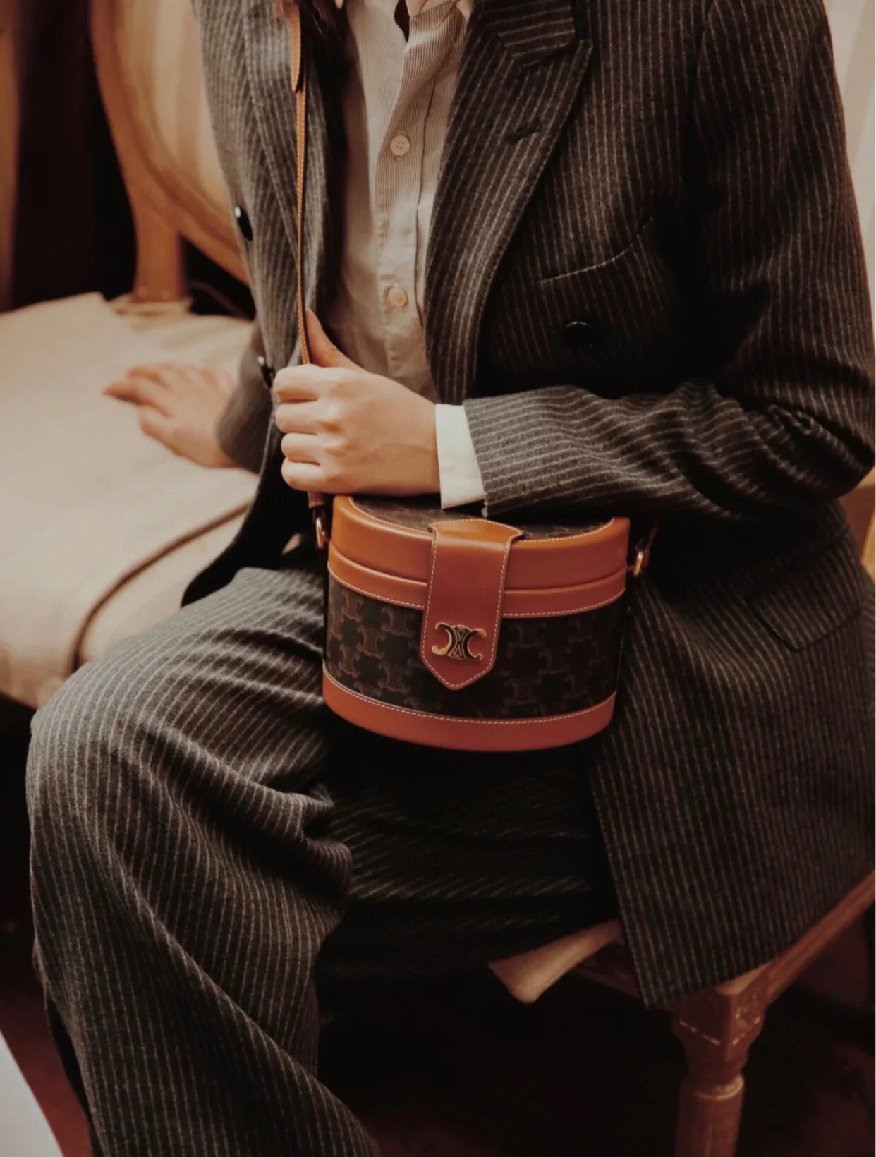 цилиндрическая сумка Celine