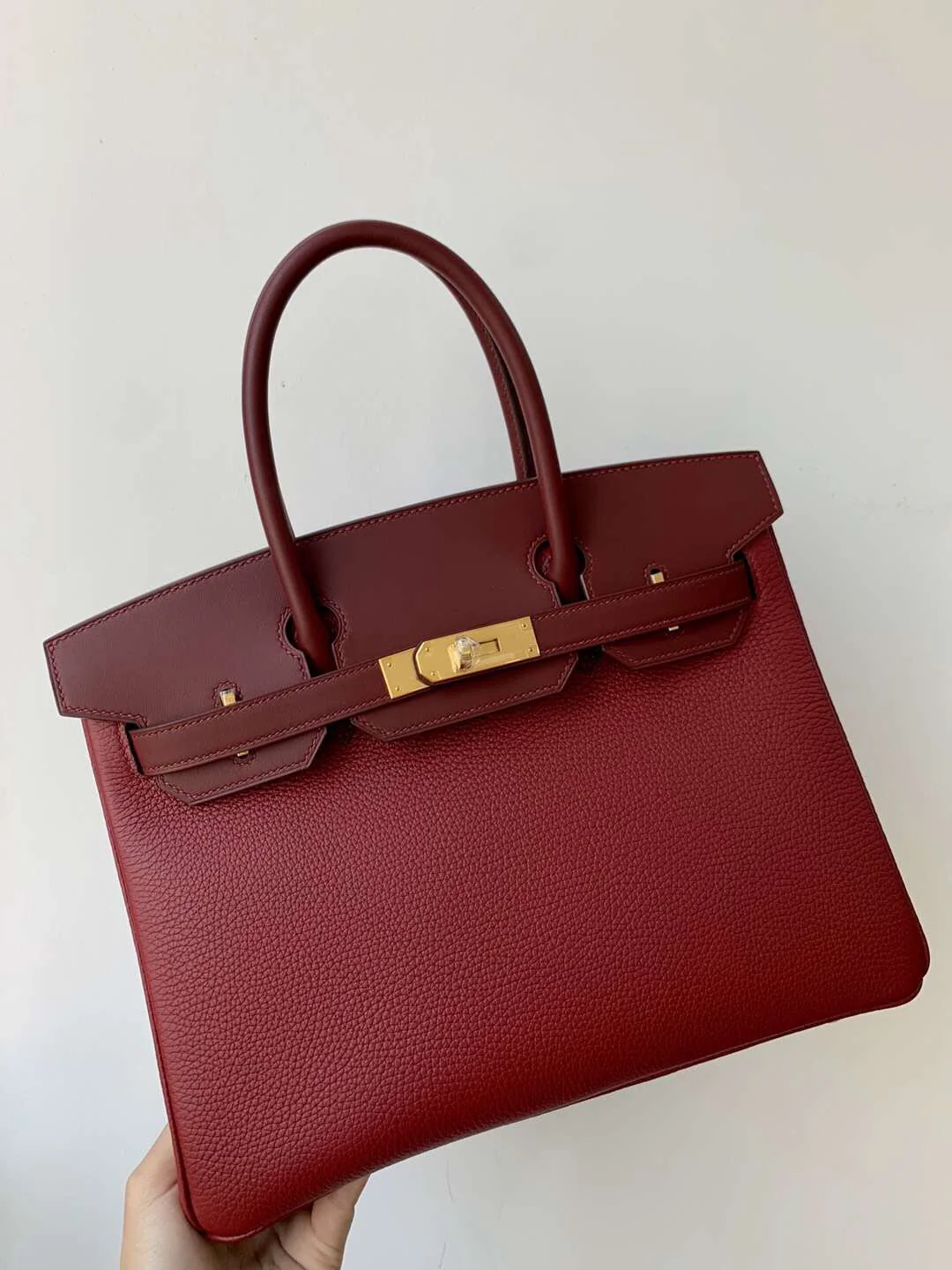 Сумка Hermes Birkin 30 Touch TC Sombrero Rougeh - Hermes Red с золотой пряжкой