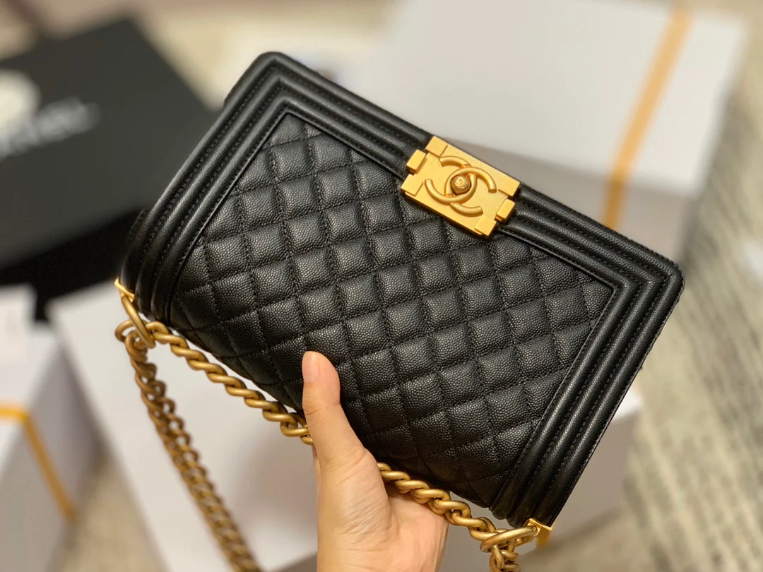 Chanel-boy-25cm-14