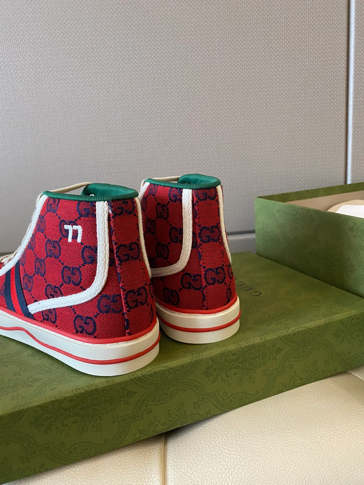 Высокие кеды Gucci с монограммой из канваса - 1