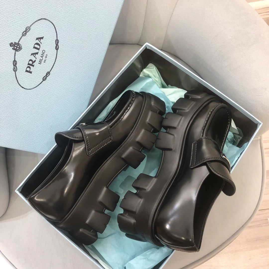 Обувь Prada - Prada Monolith - классические лоферы с квадратным носком