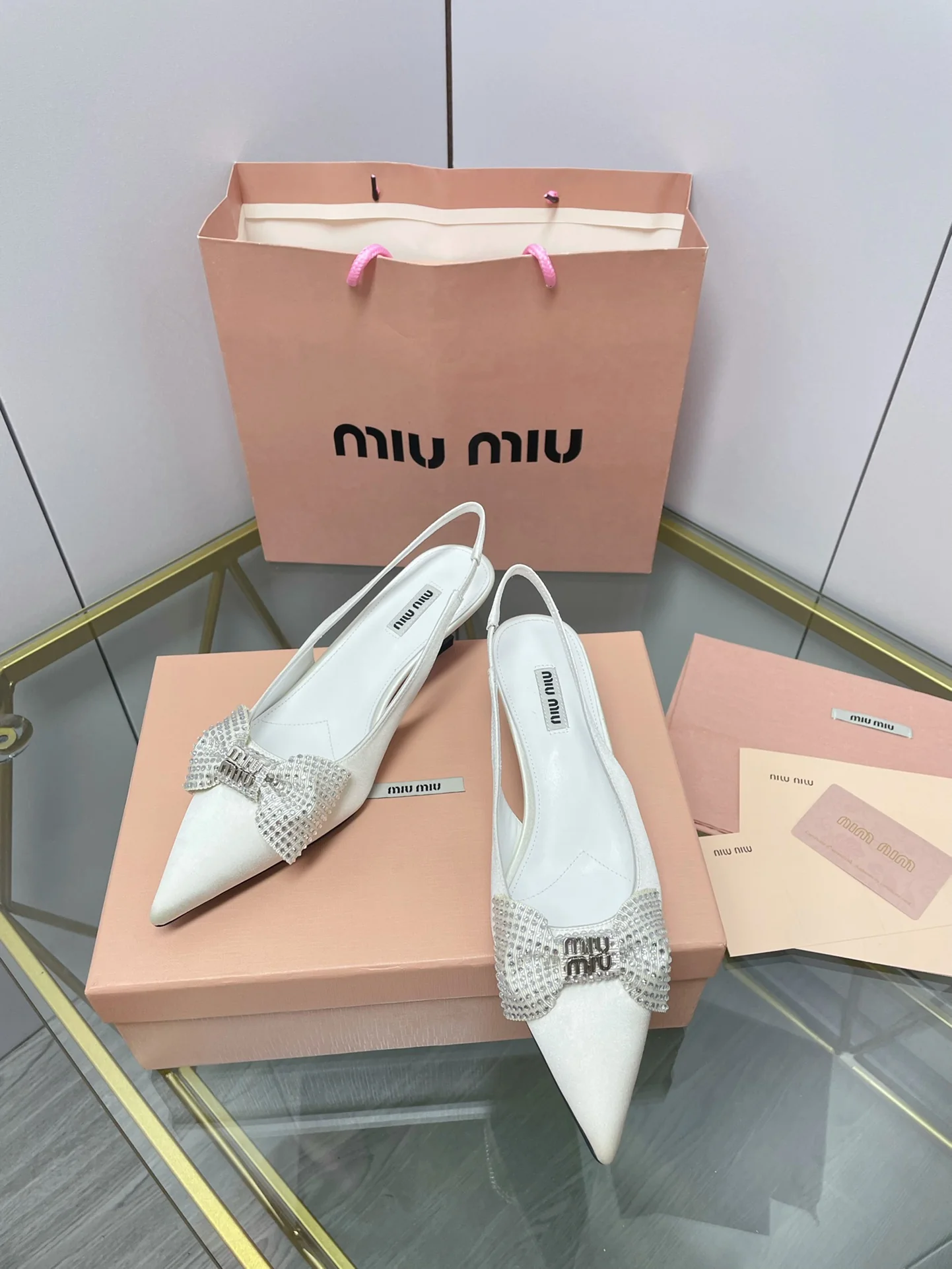 Miu Miu - Туфли на низком каблуке с острым носком