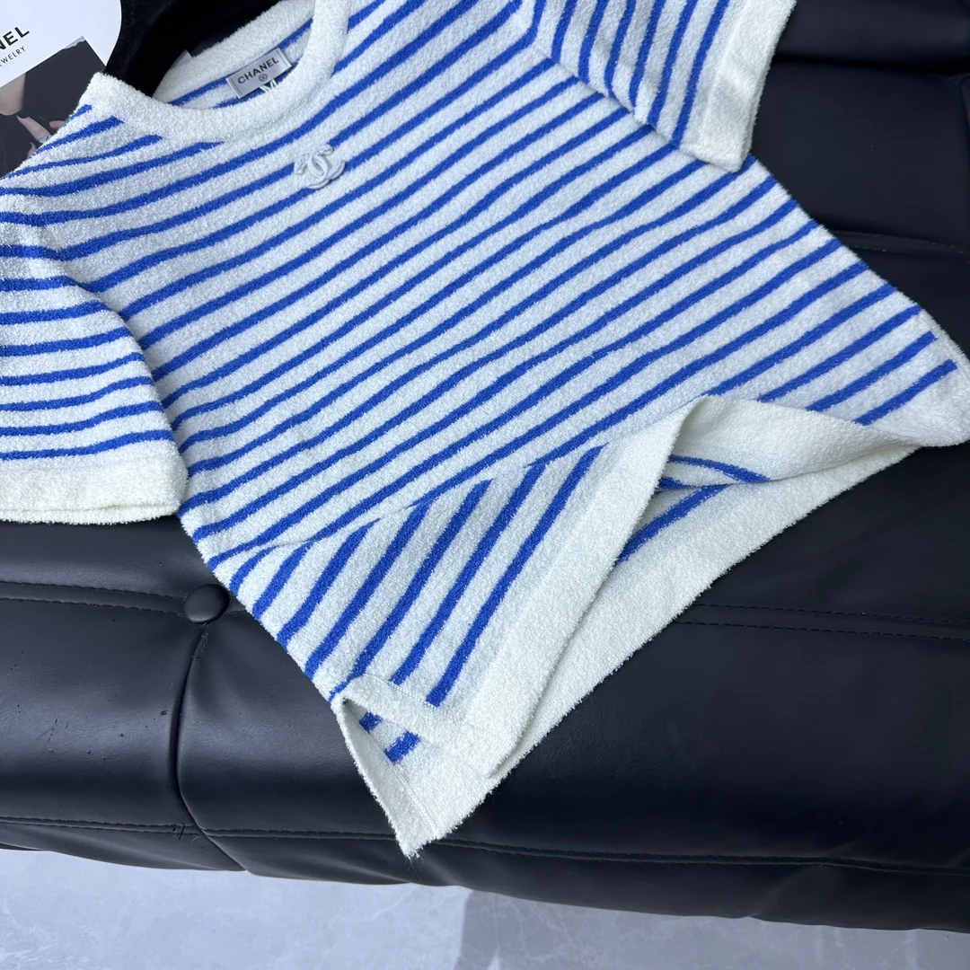 Вязаный топ Chanel 2403 в полоску с короткими рукавами - 1 шт.