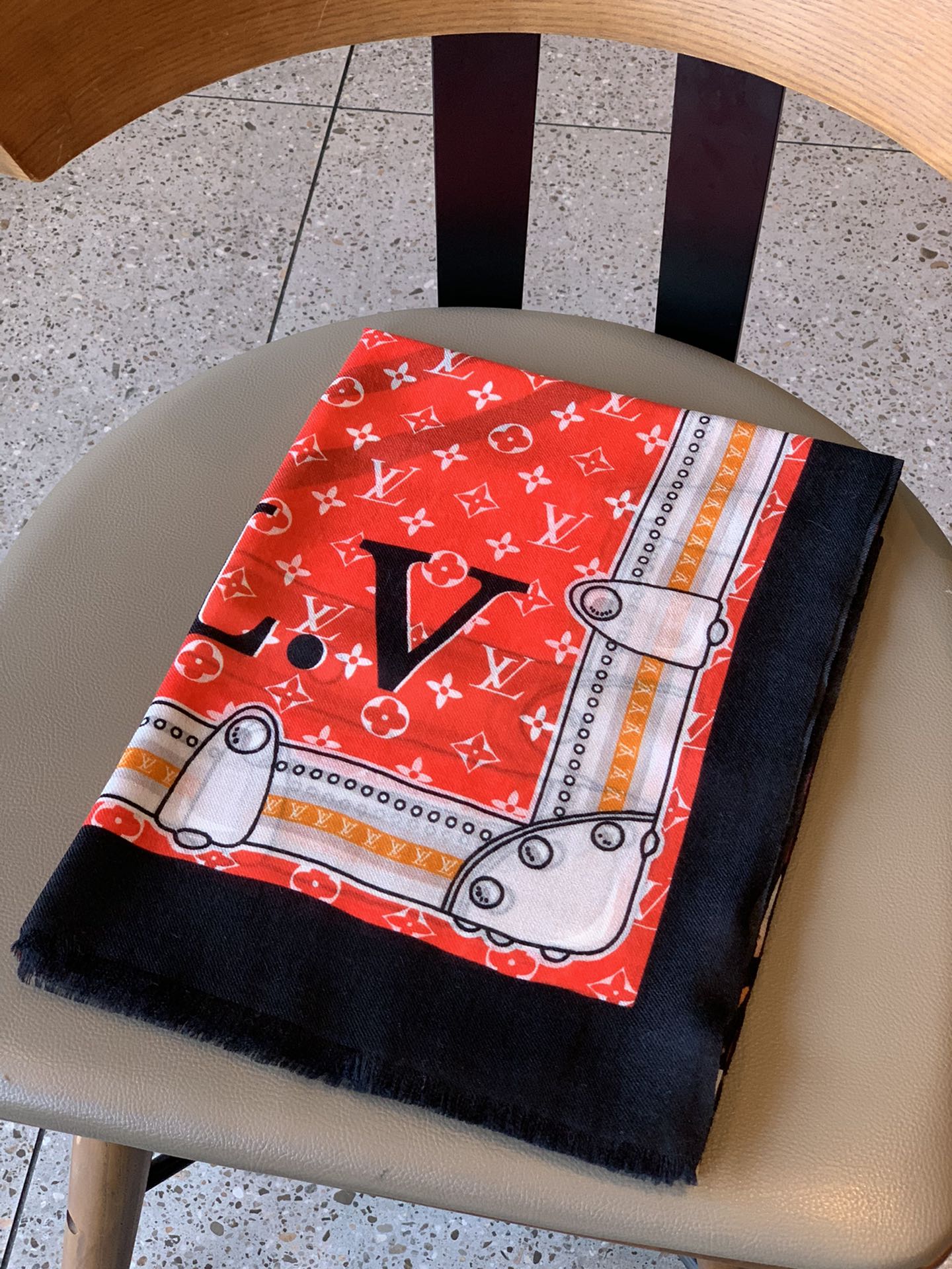 LV - Шарф с изображением тигра и животных - 200 - 110 см - 100 г - Чистый кашемир - Красный