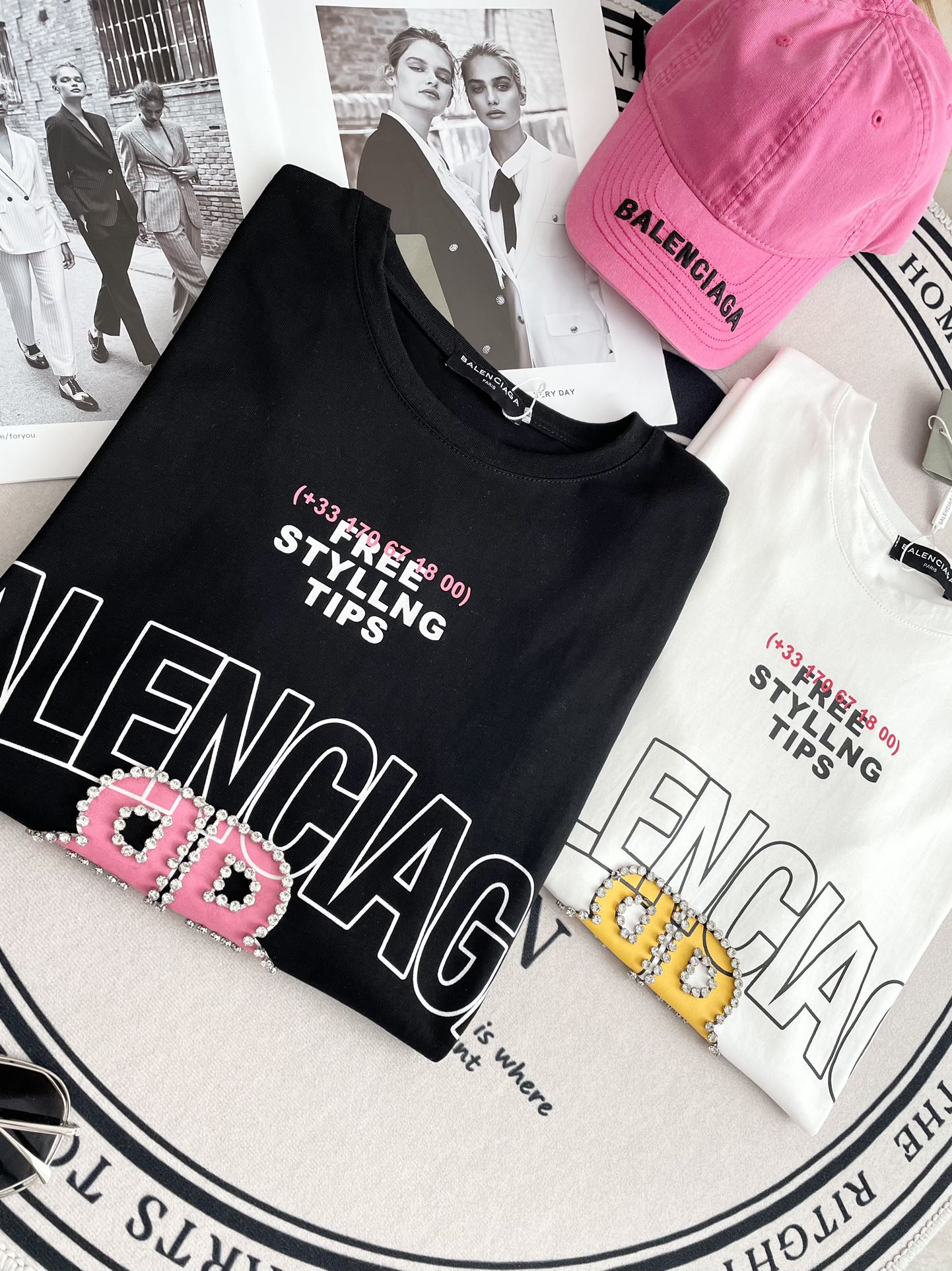 Футболка Balenciaga 2403 с коротким рукавом и стразами BB, свободного кроя, черная.