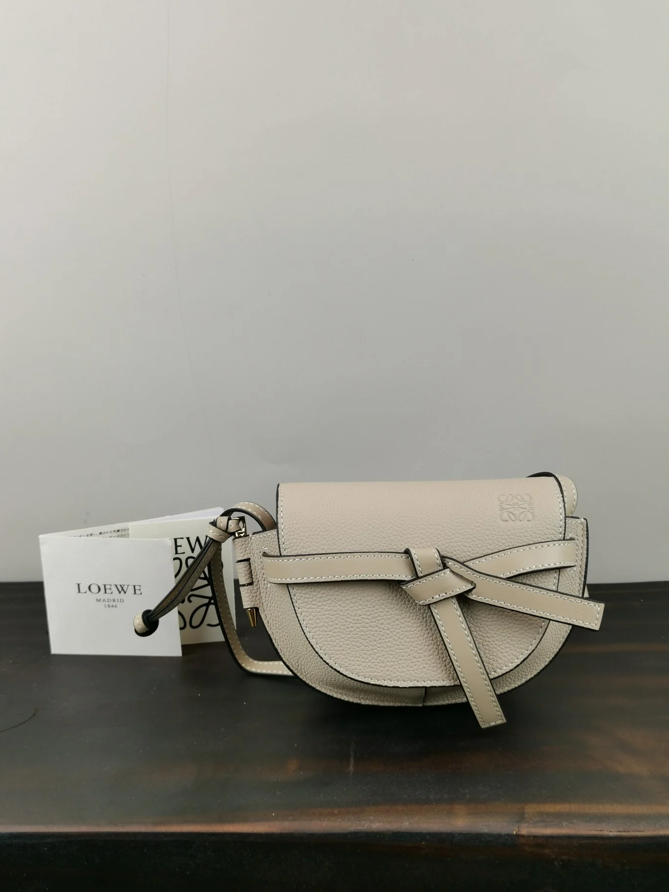 Loewe-gate-mini-21x12-5x9-5-cm-13