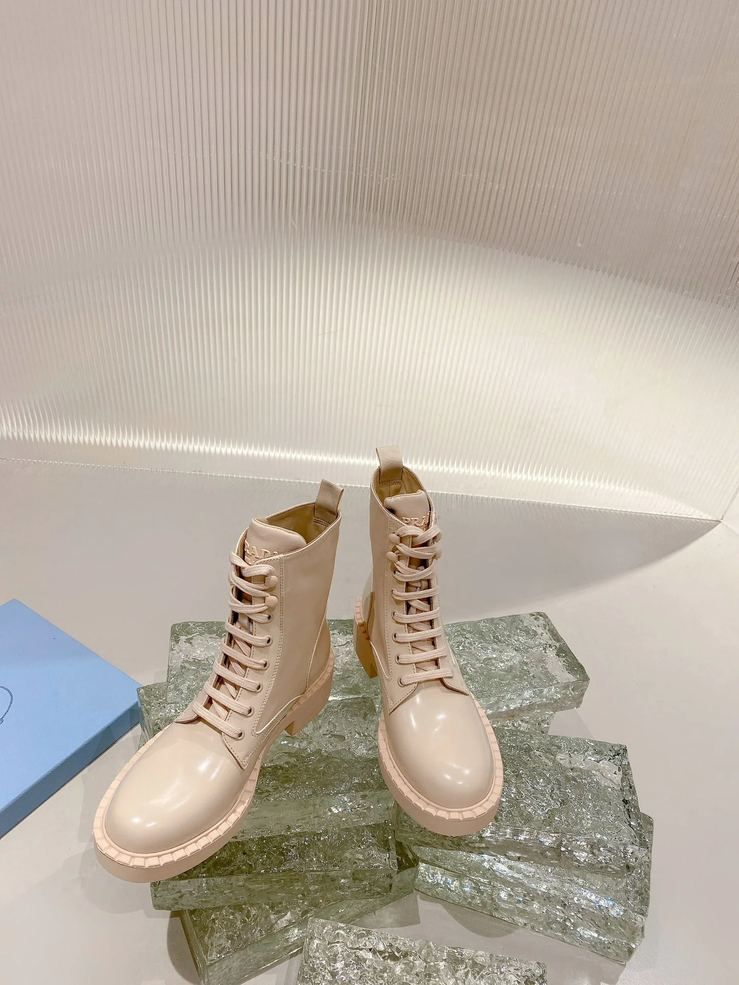 Prada - Высококачественный товар (для перепродавцов) - Серебристые ботинки с пряжками