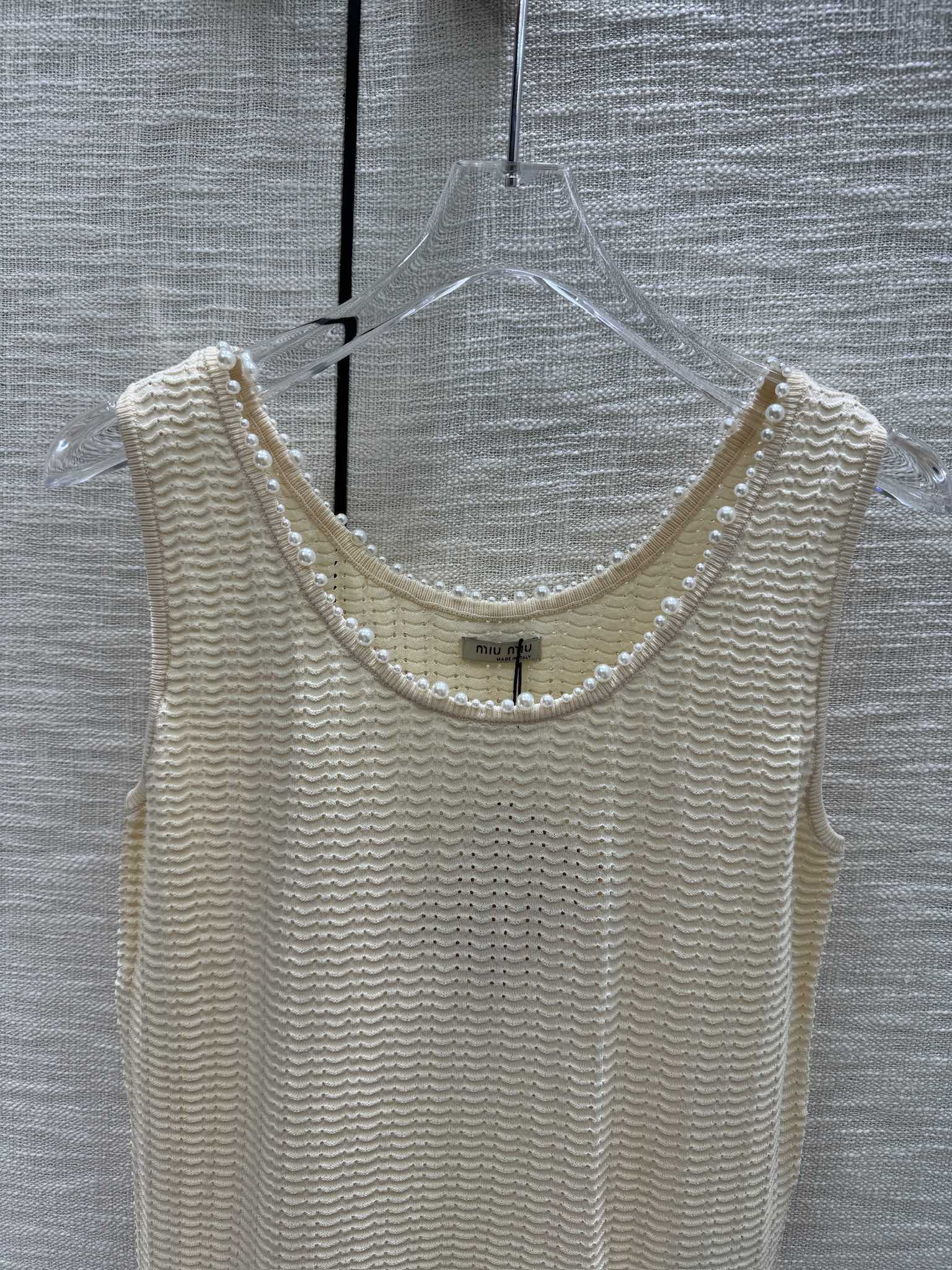 Жилет Miu Miu-2404 из плотной вязки с бисером - абрикосовый