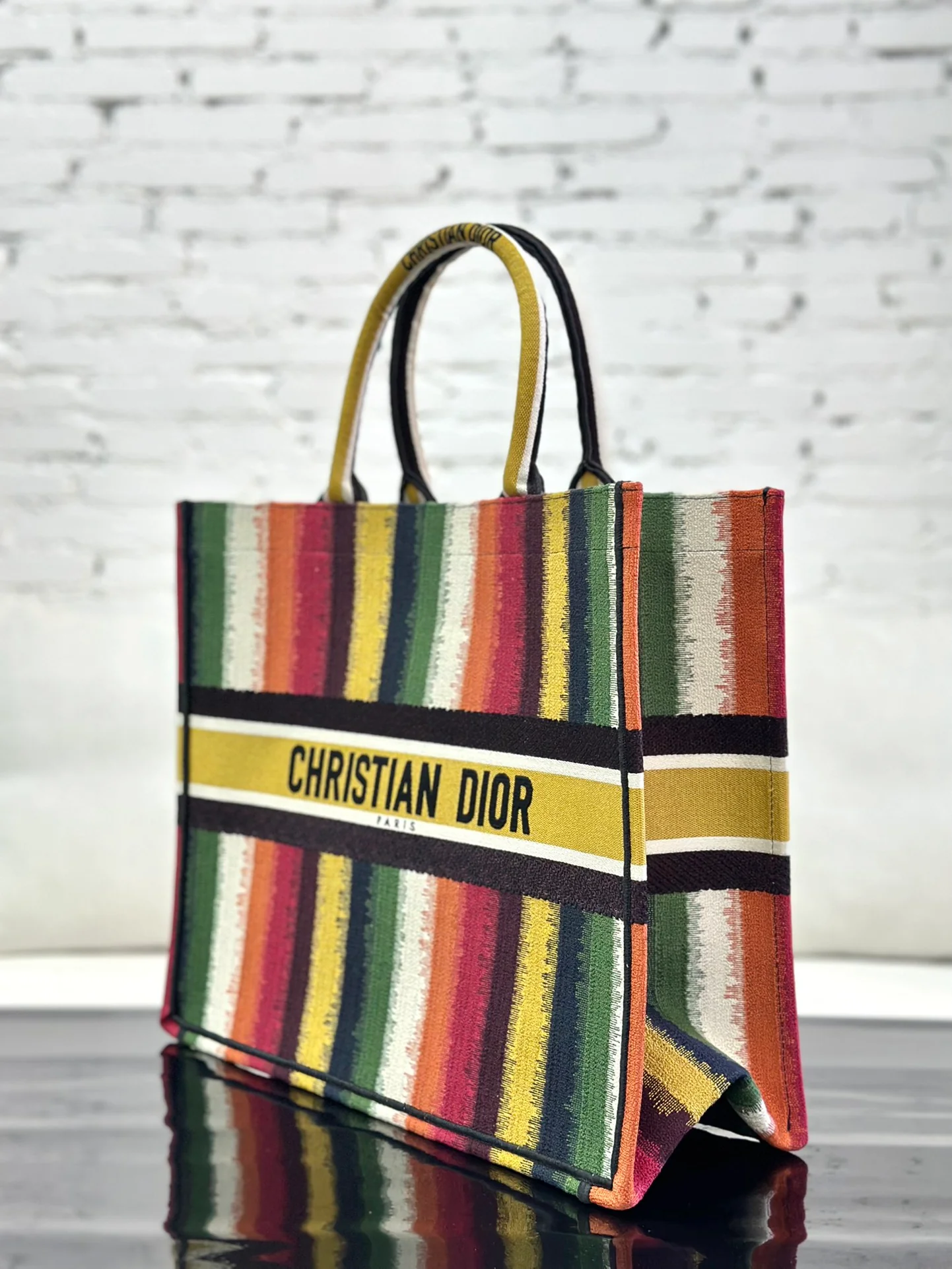 Большая сумка-тоут Dior для книг - вышивка 