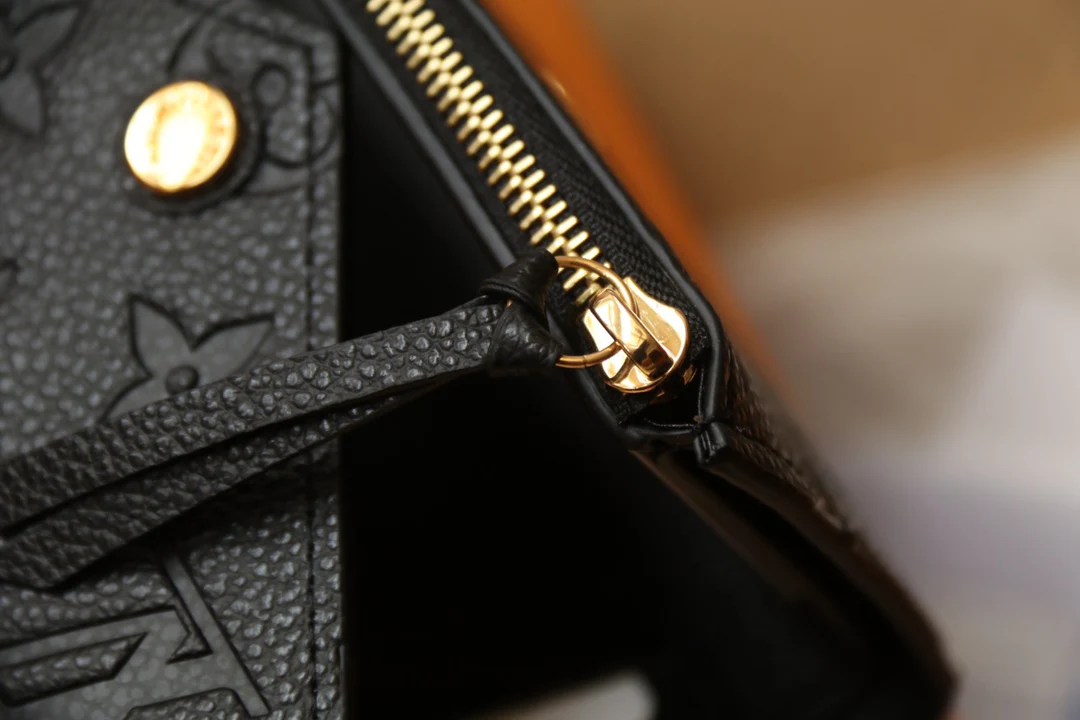 LV-m64060-Короткий трехсекционный кошелек-Черный