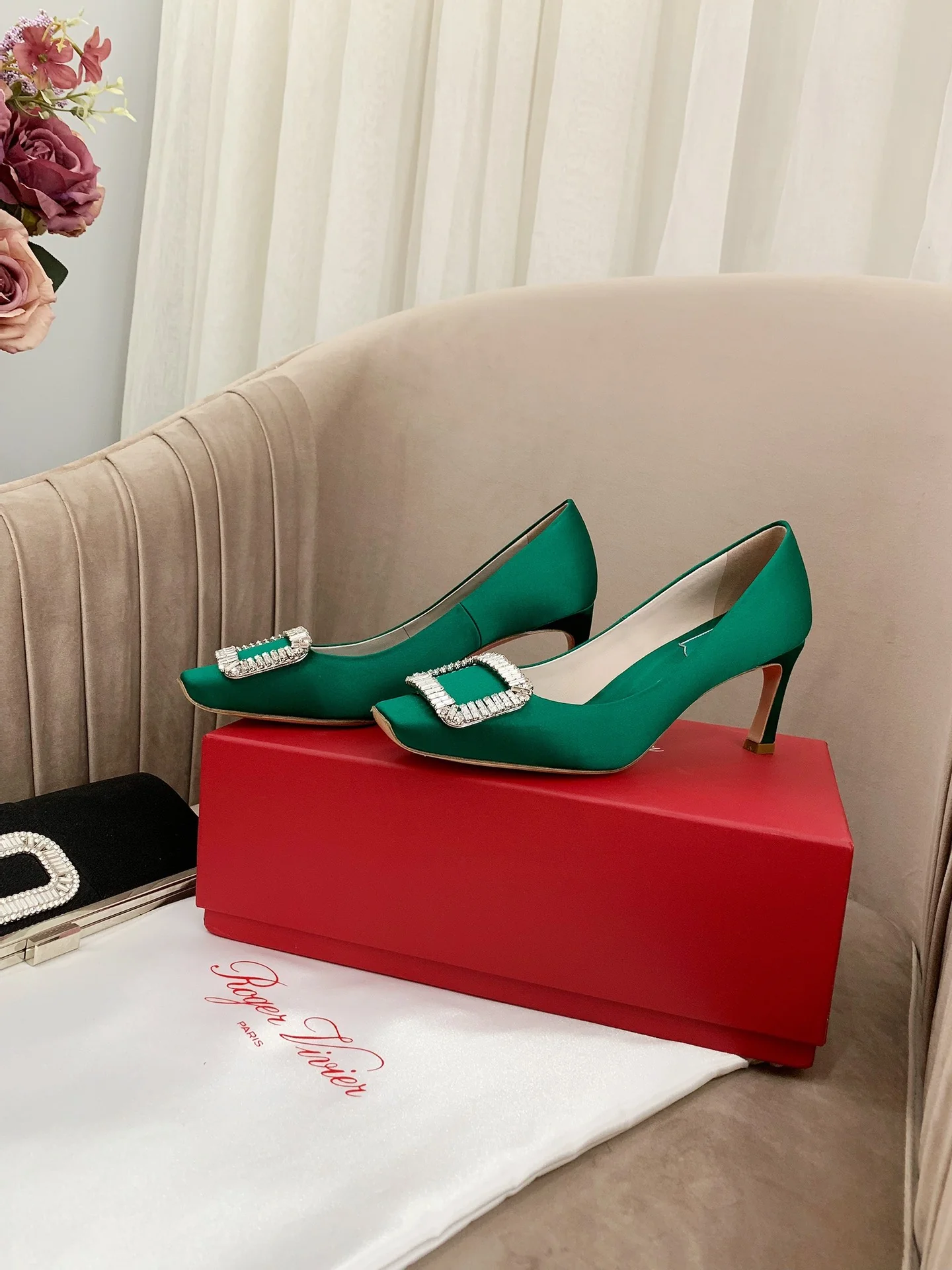 Туфли на банановом каблуке RV-7-5 см - Шелковая пряжка со стразами - Зеленые