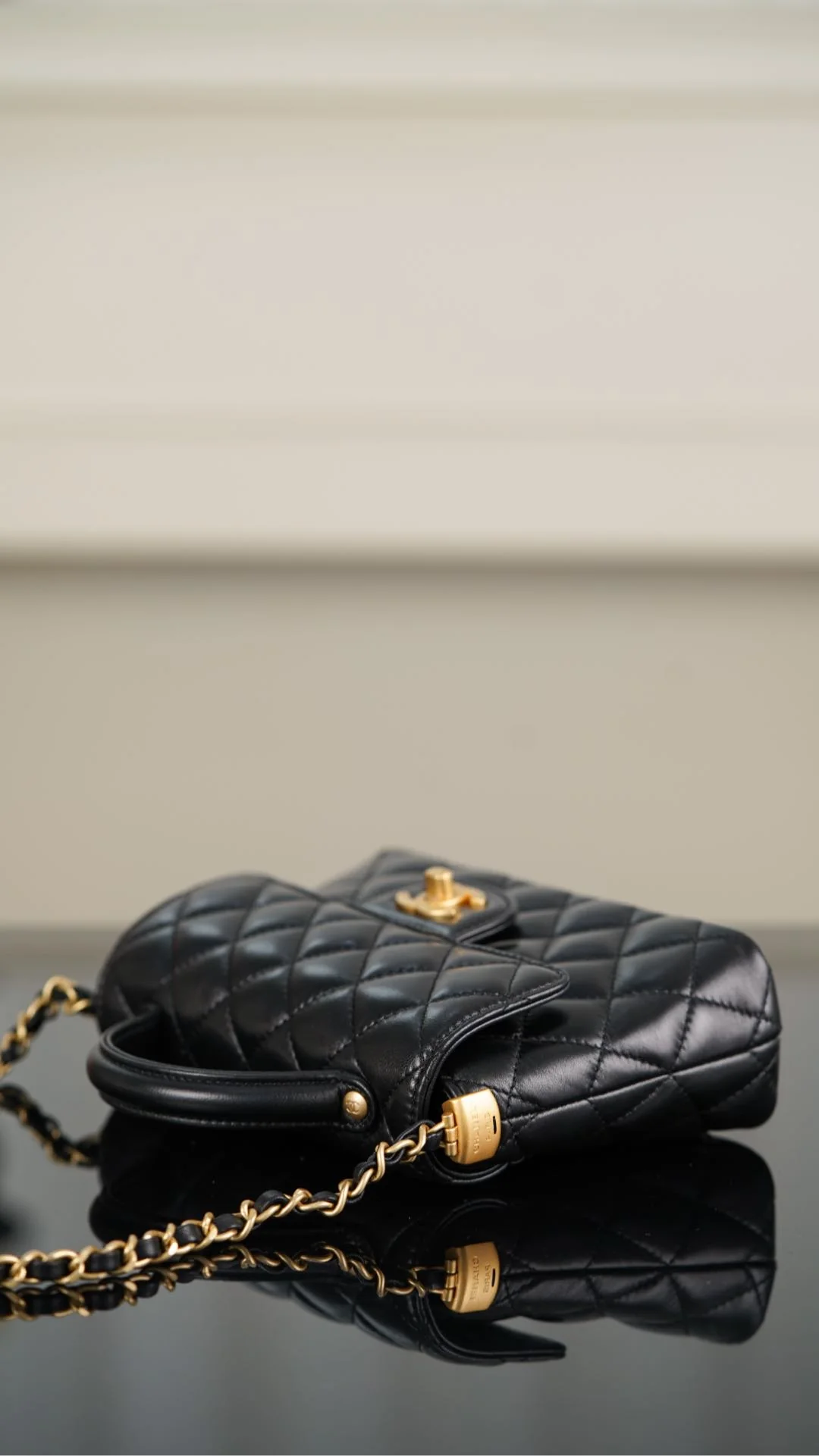 Сумка Chanel 25p Handle Flap Bag (квадратная) - черно-золотая