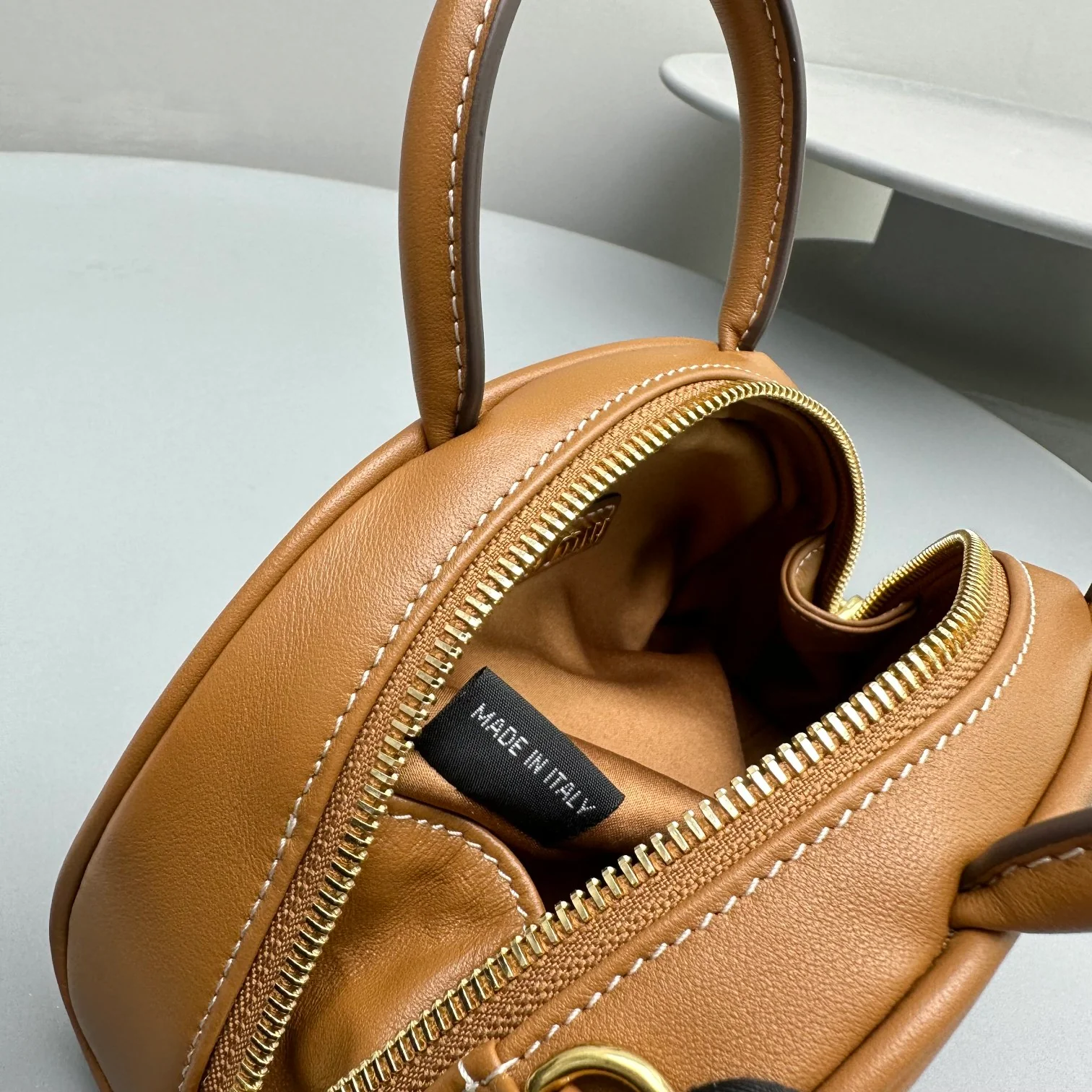 Сумка для боулинга Miu Miu - коричневая