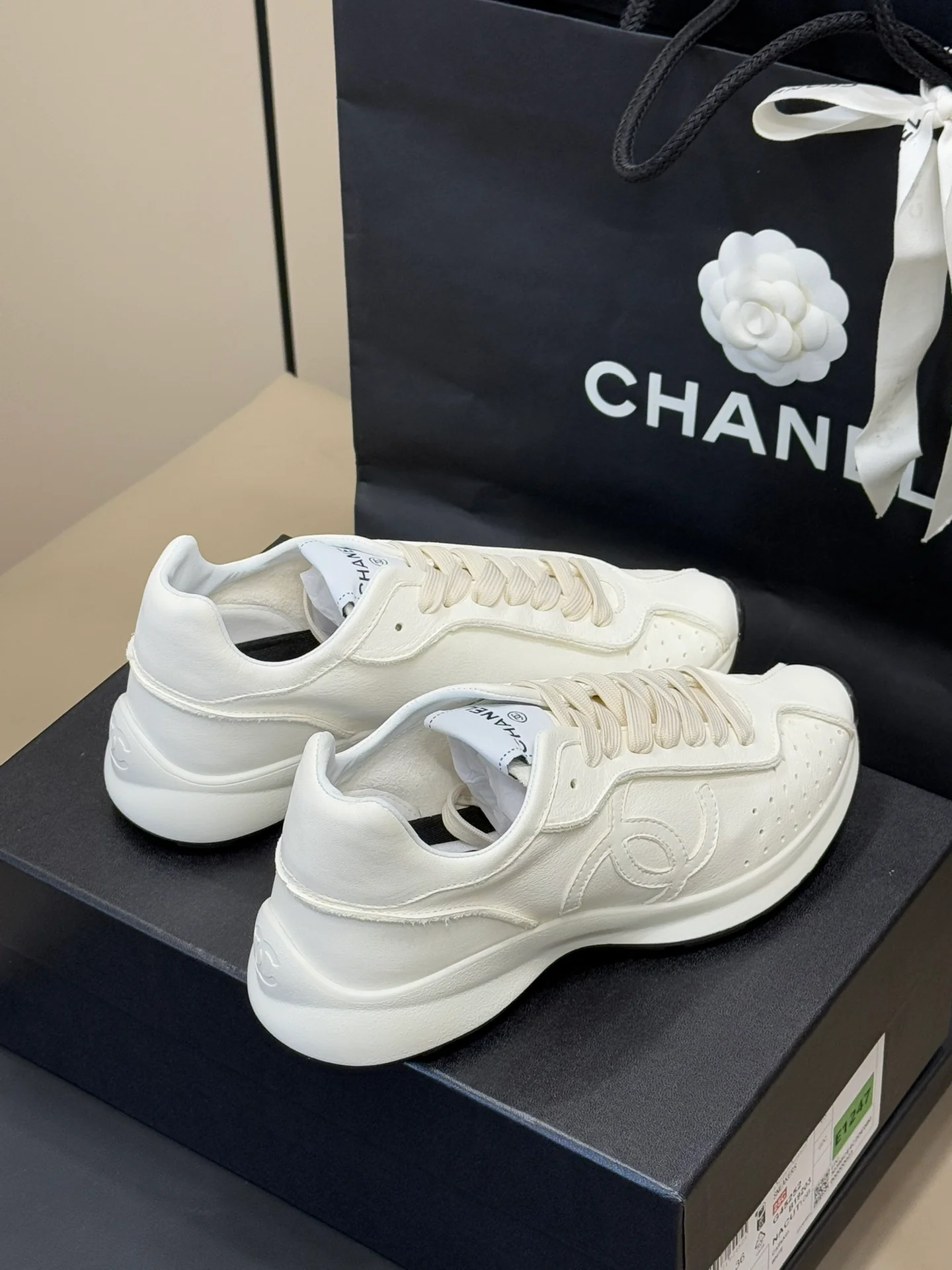 Кроссовки Chanel 2024 Retro - белые