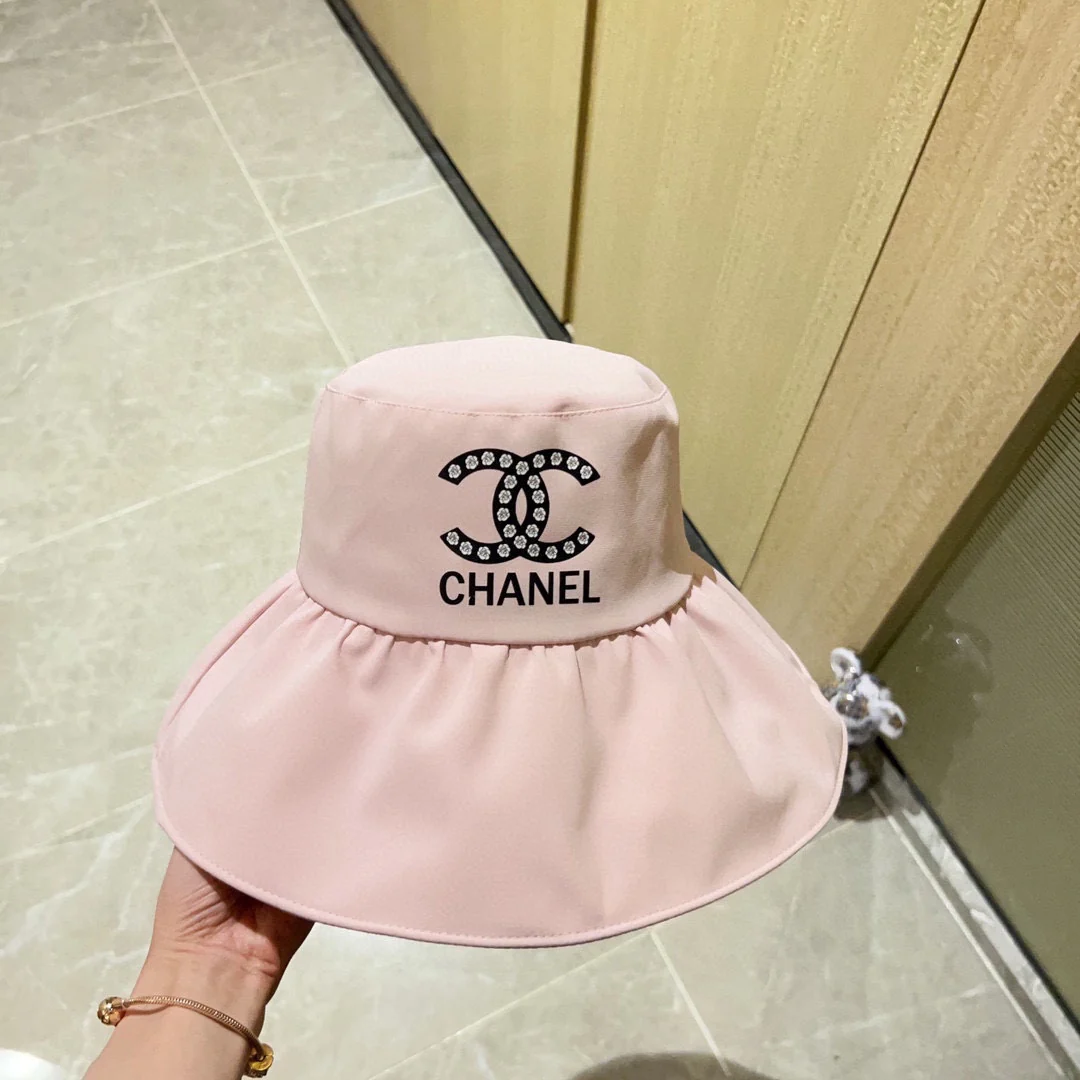 Новая высококлассная рыбацкая шляпа Chanel с широкими полями, розовая, 2023 год.