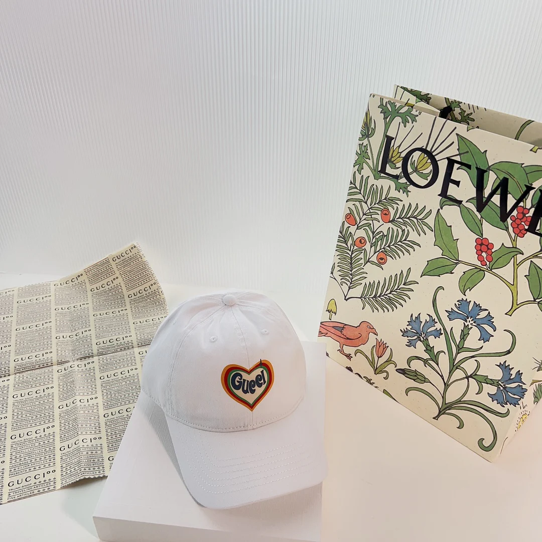 Gucci - Бейсболка в форме сердца