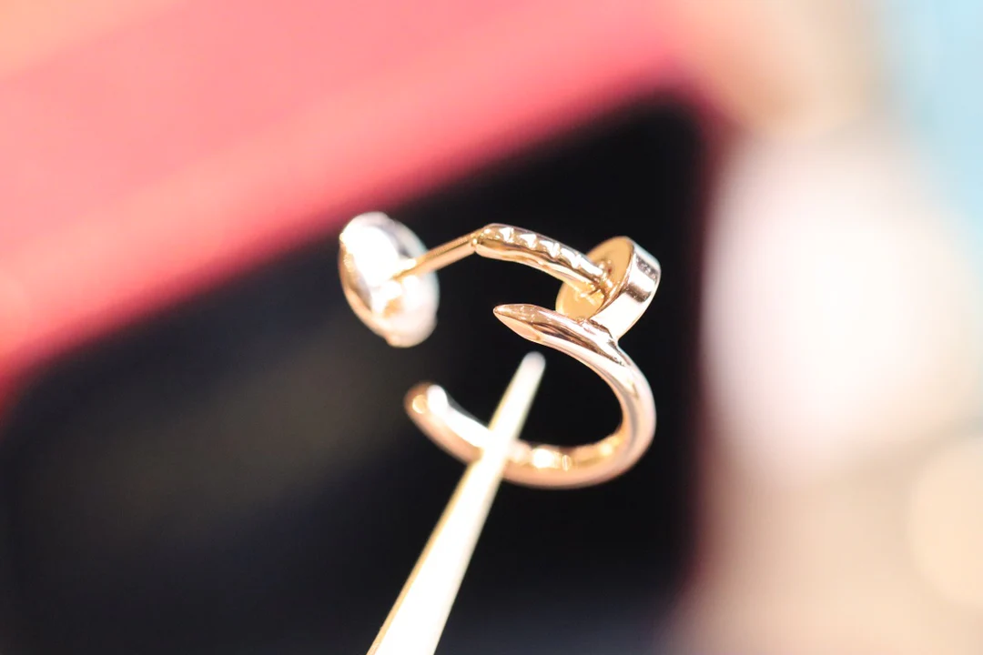 Серьги Cartier 030