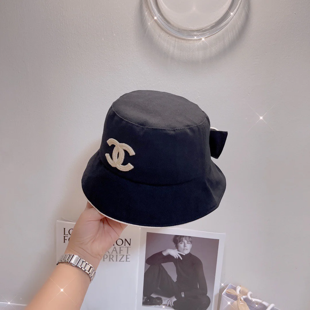 Шляпа рыбака Chanel с разрезом сзади и бантом, весна/лето, черная