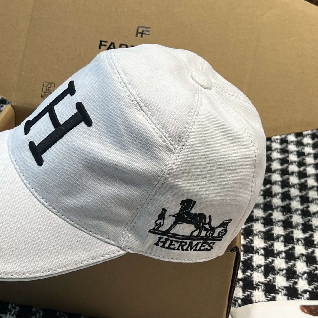Бейсболка Hermes Big H - белая