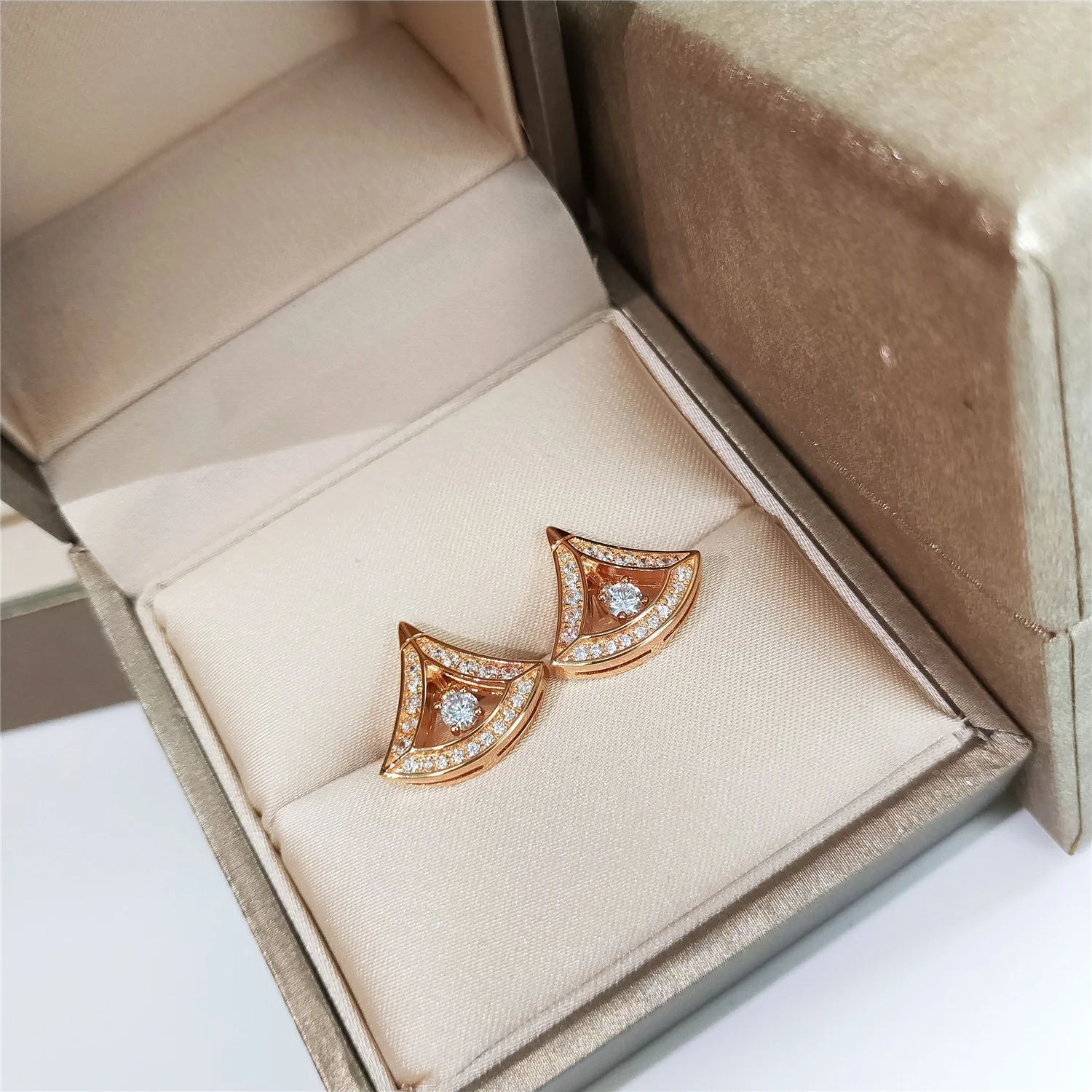 Серьги Bvlgari 025