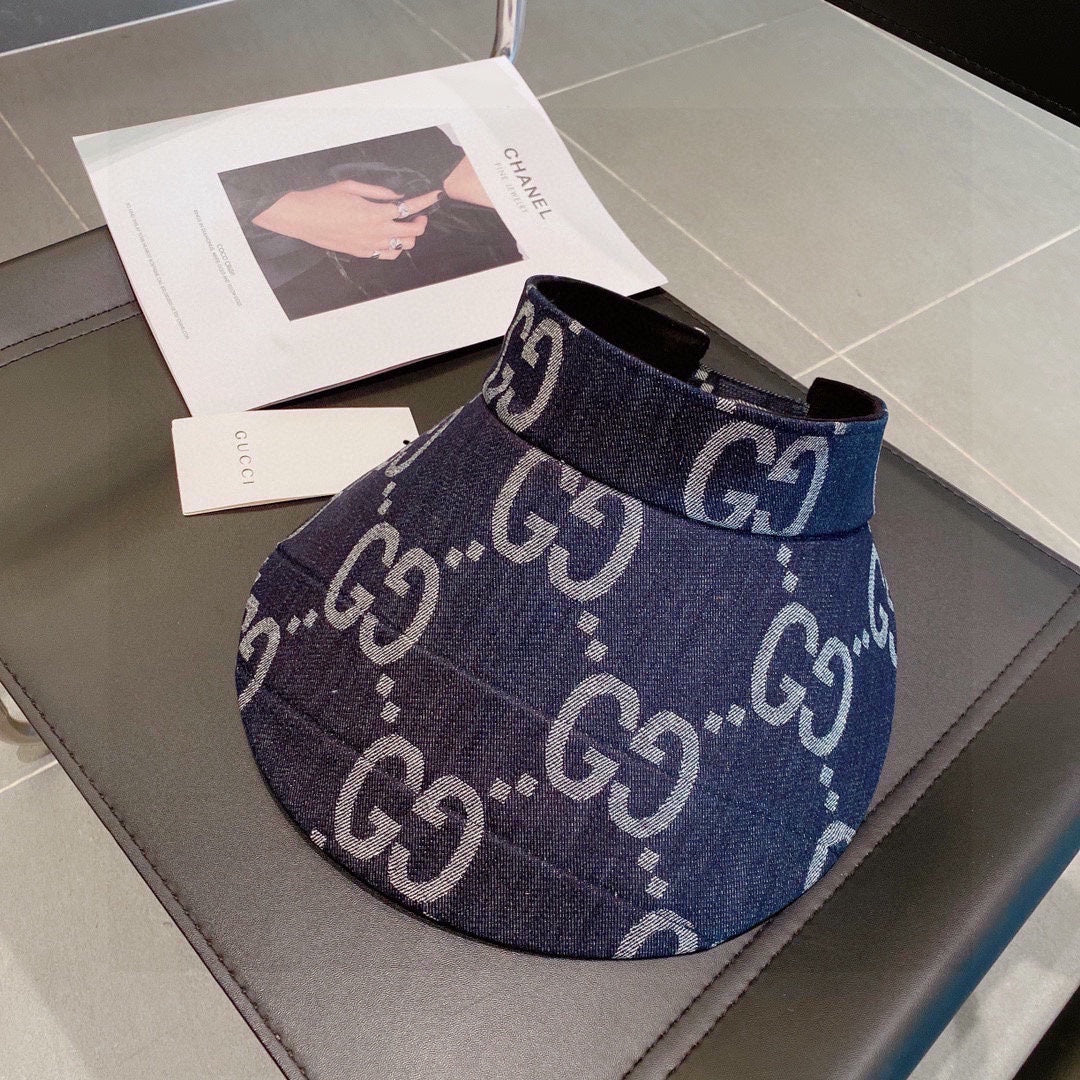 Новинки коллекции Gucci Весна/Лето 2023 - Кепка из канваса с монограммой и узкими полями - Козырек - Синий